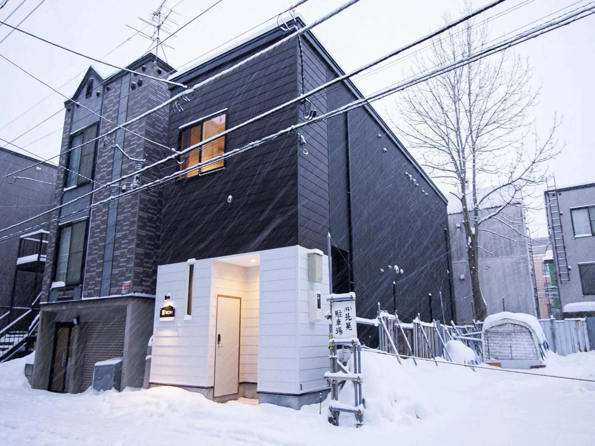 Property building in UCHI SUSUKINO WEST by Hotel Wheat