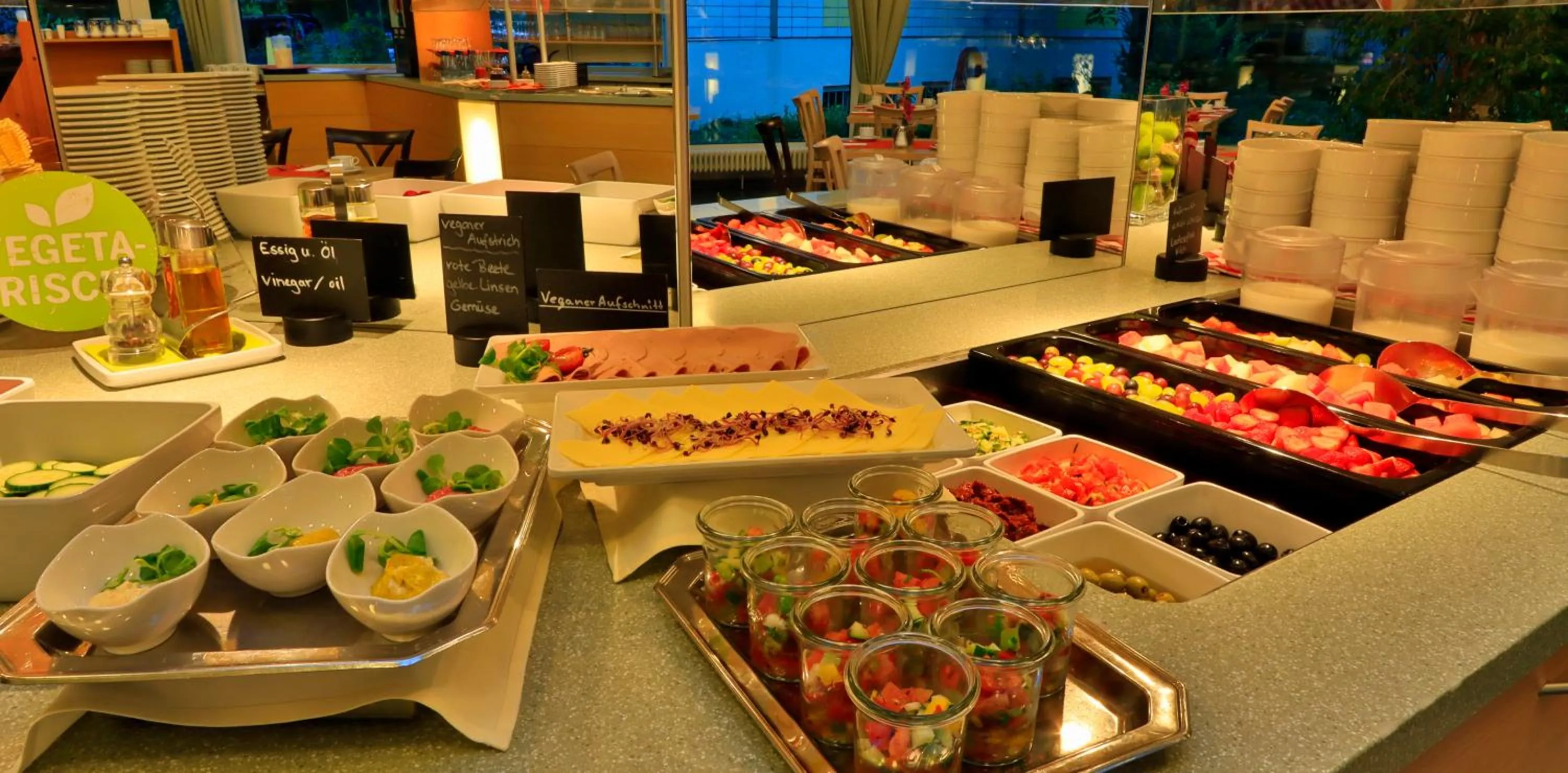 Buffet breakfast in Hotel Am Terrassenufer