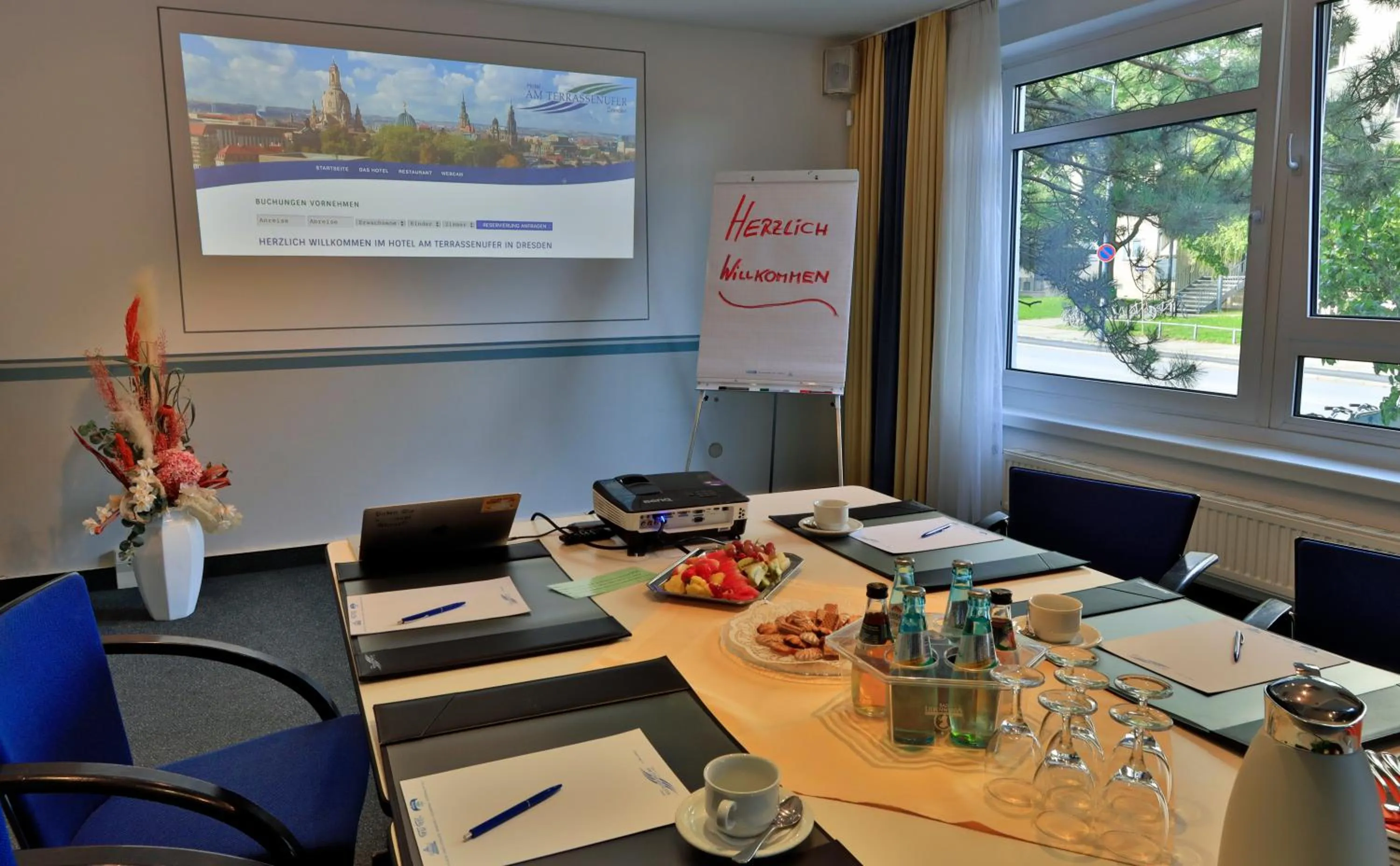 Meeting/conference room in Hotel Am Terrassenufer