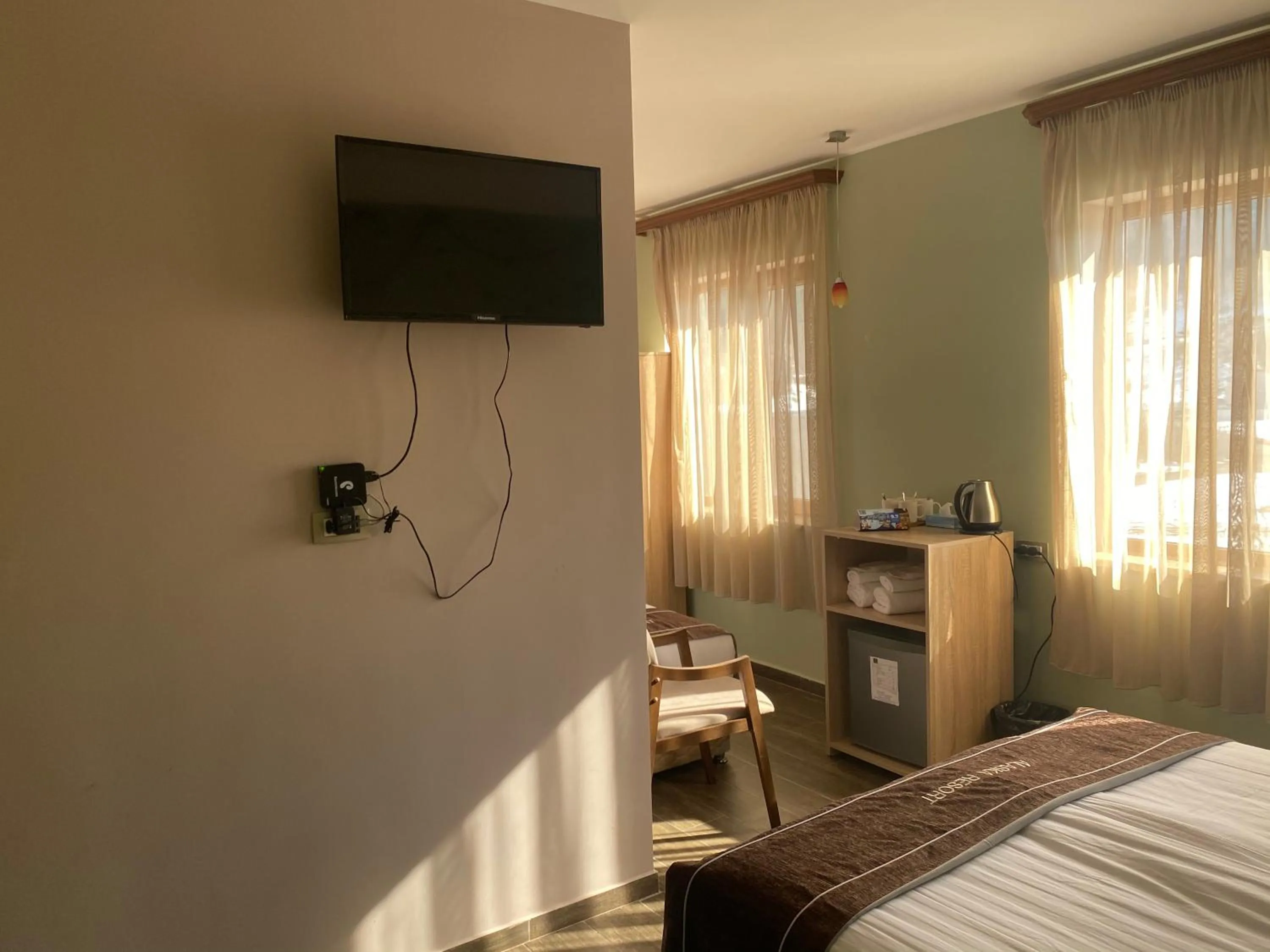 TV and multimedia, Bed in Alaska Resort