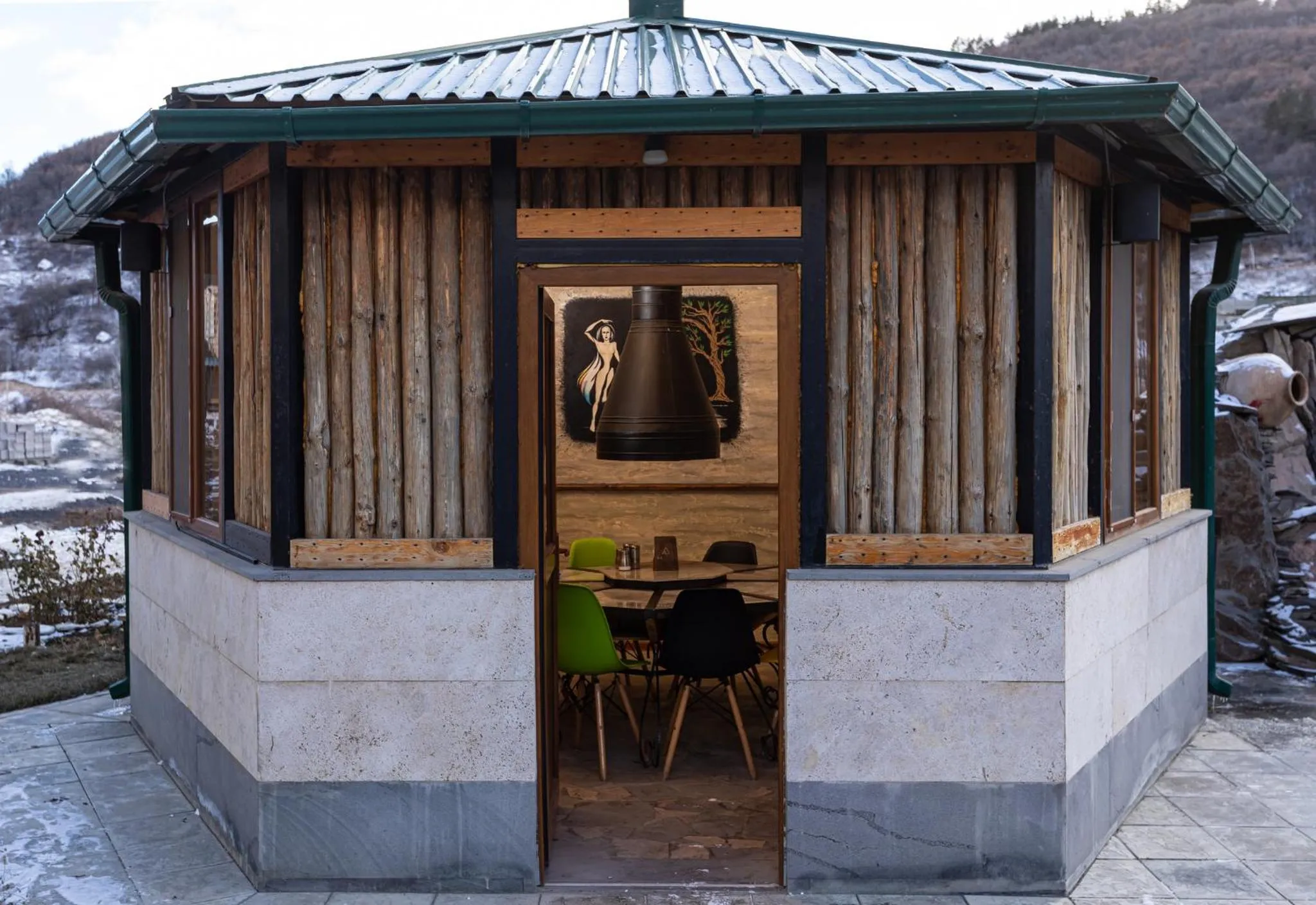 Restaurant/places to eat in Alaska Resort