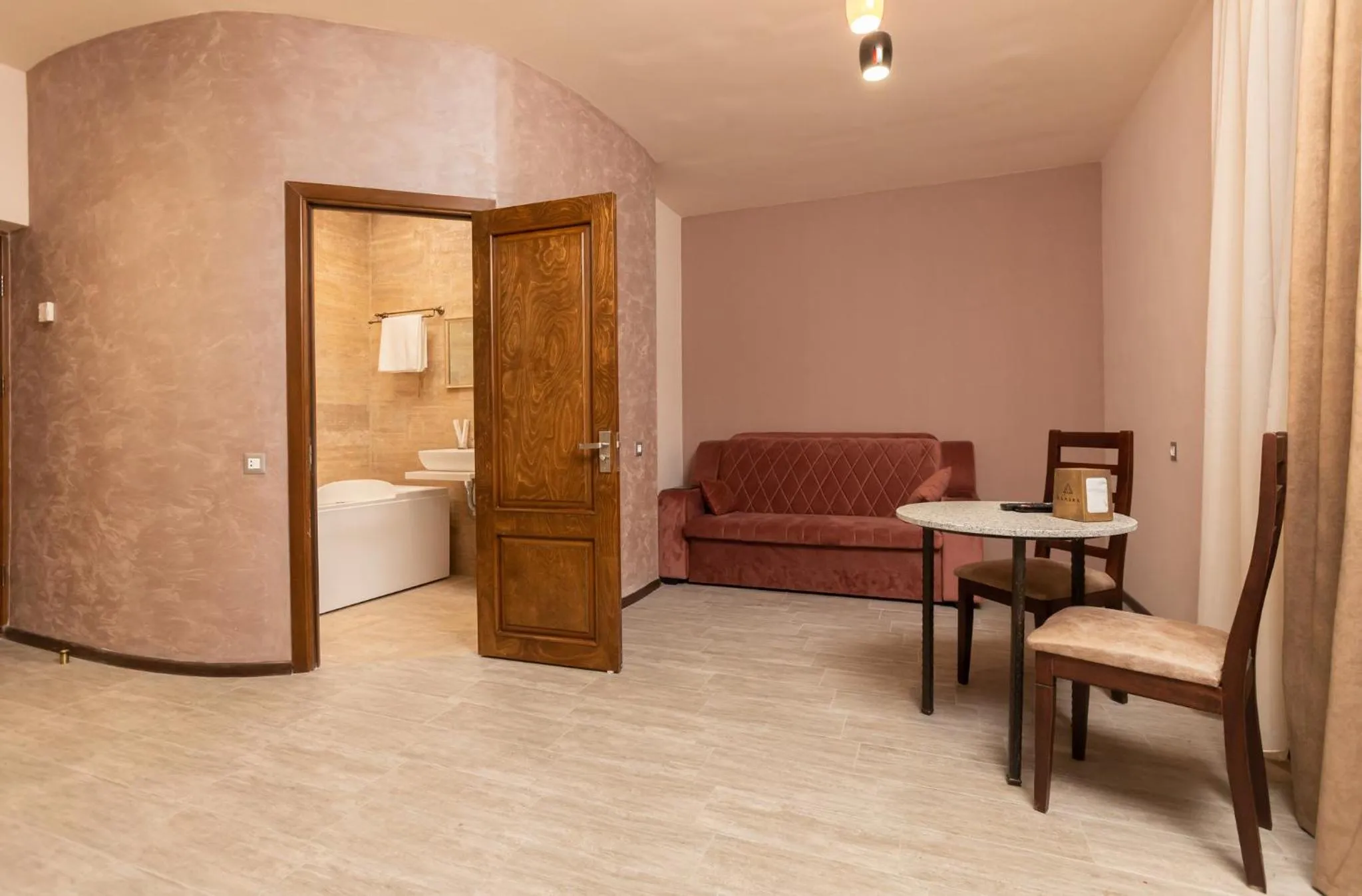 Living room, Bed in Alaska Resort