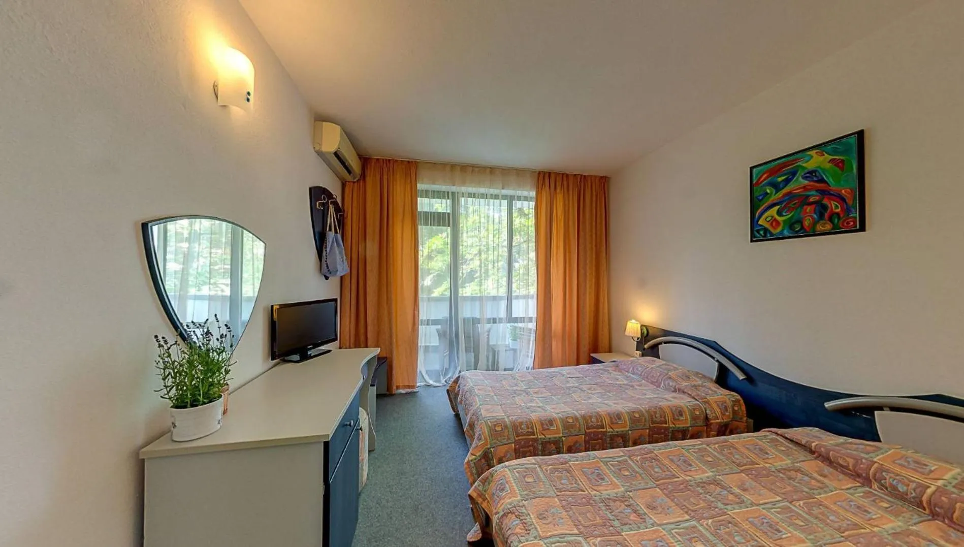 Photo of the whole room, Bed in Elmar Hotel