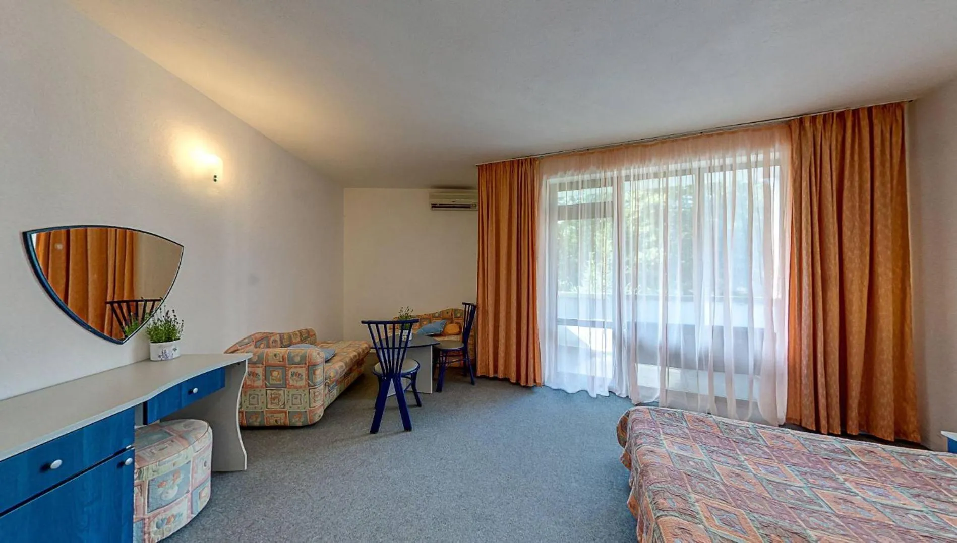 Photo of the whole room, Bed in Elmar Hotel