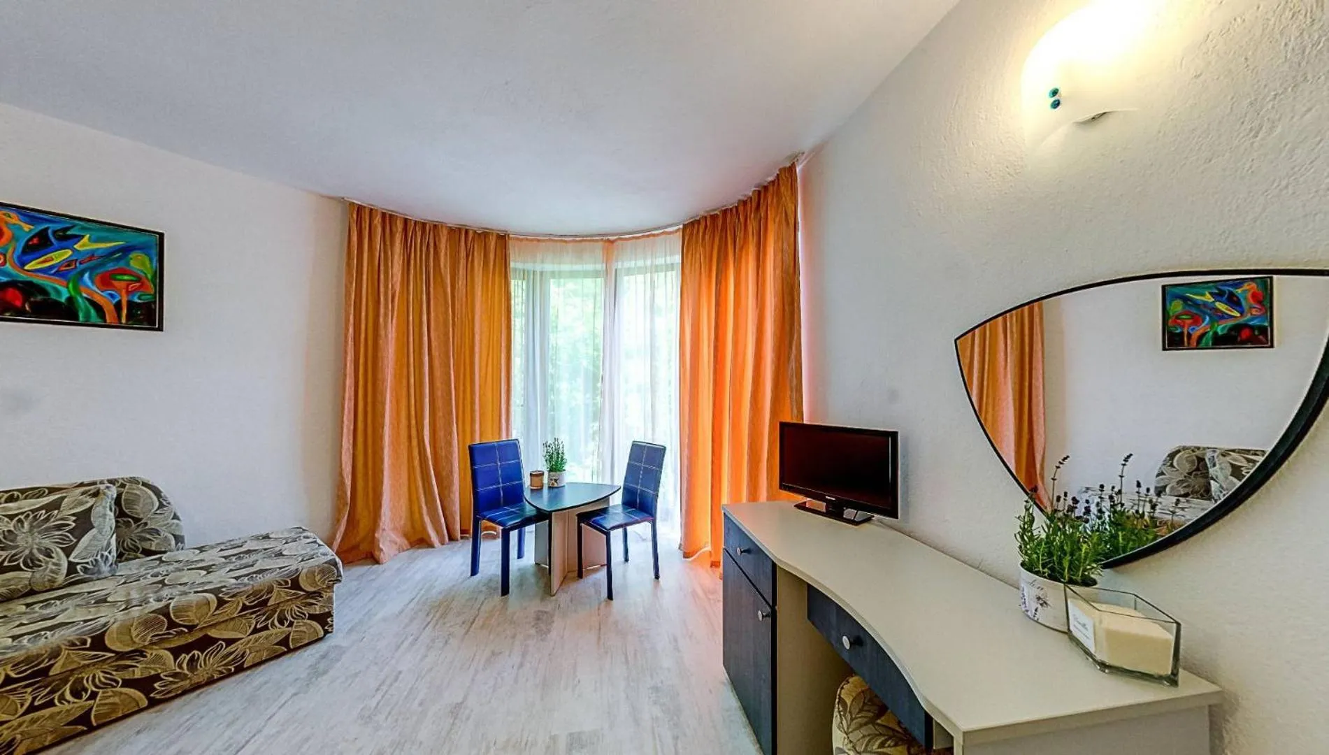 Living room in Elmar Hotel