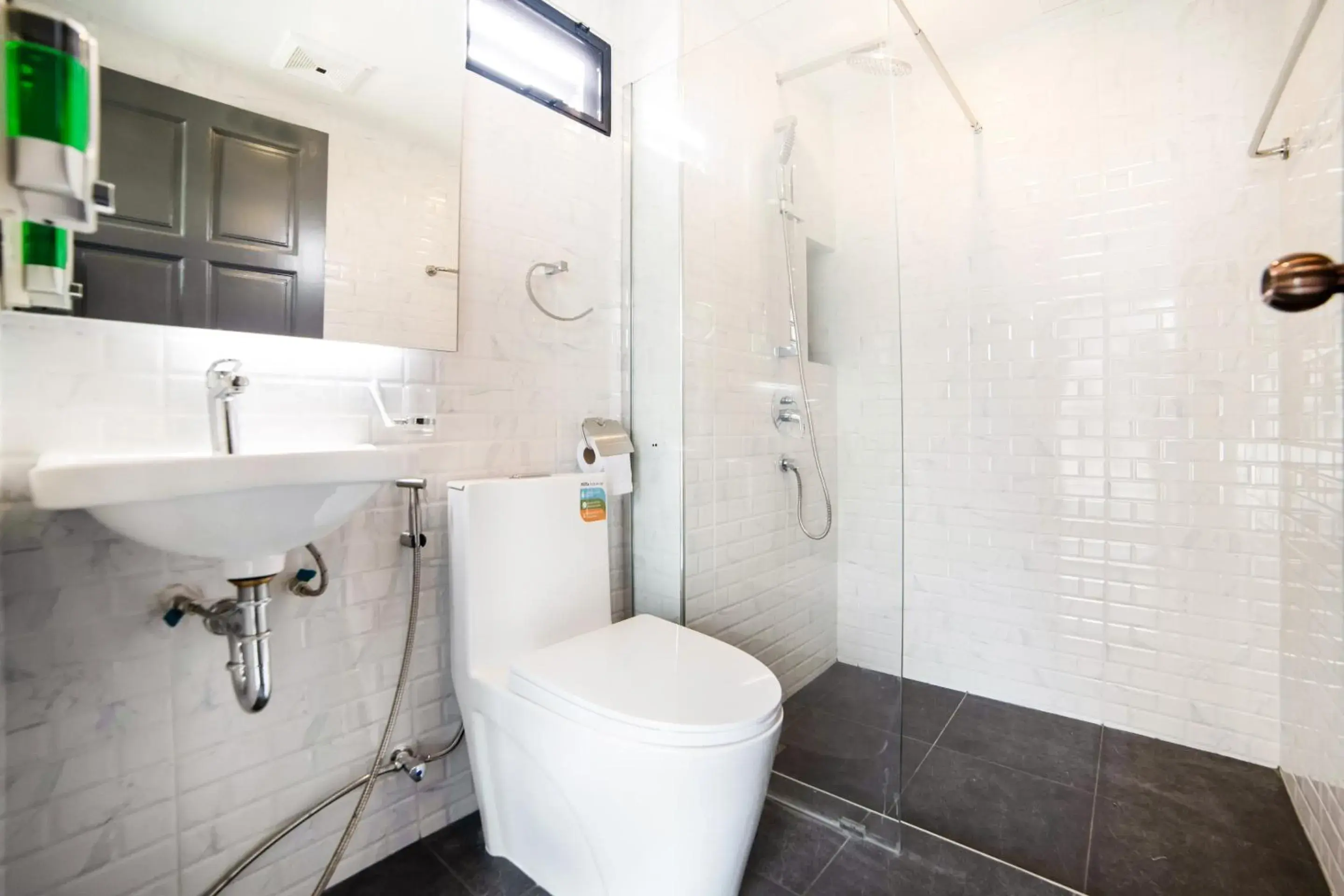 RoomQuest Sukhumvit36 BTS Thonglor RoomQuest Sukhumvit36 BTS Thonglor