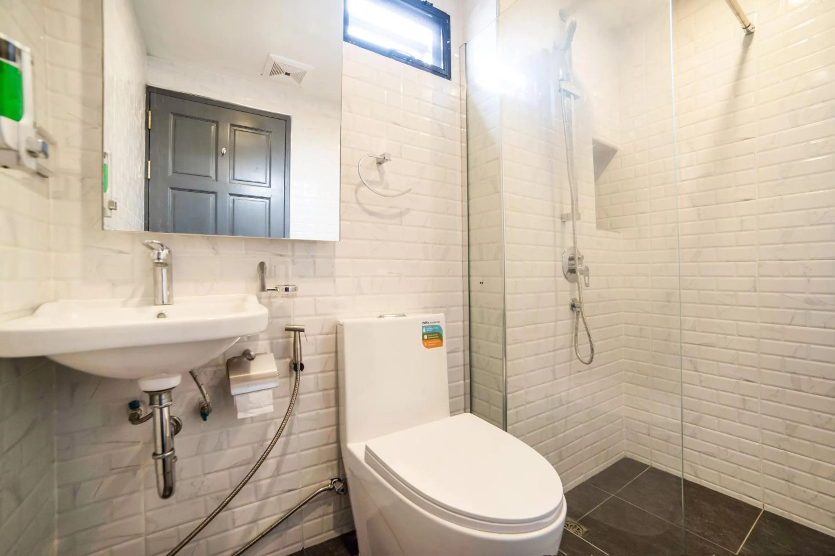 RoomQuest Sukhumvit36 BTS Thonglor