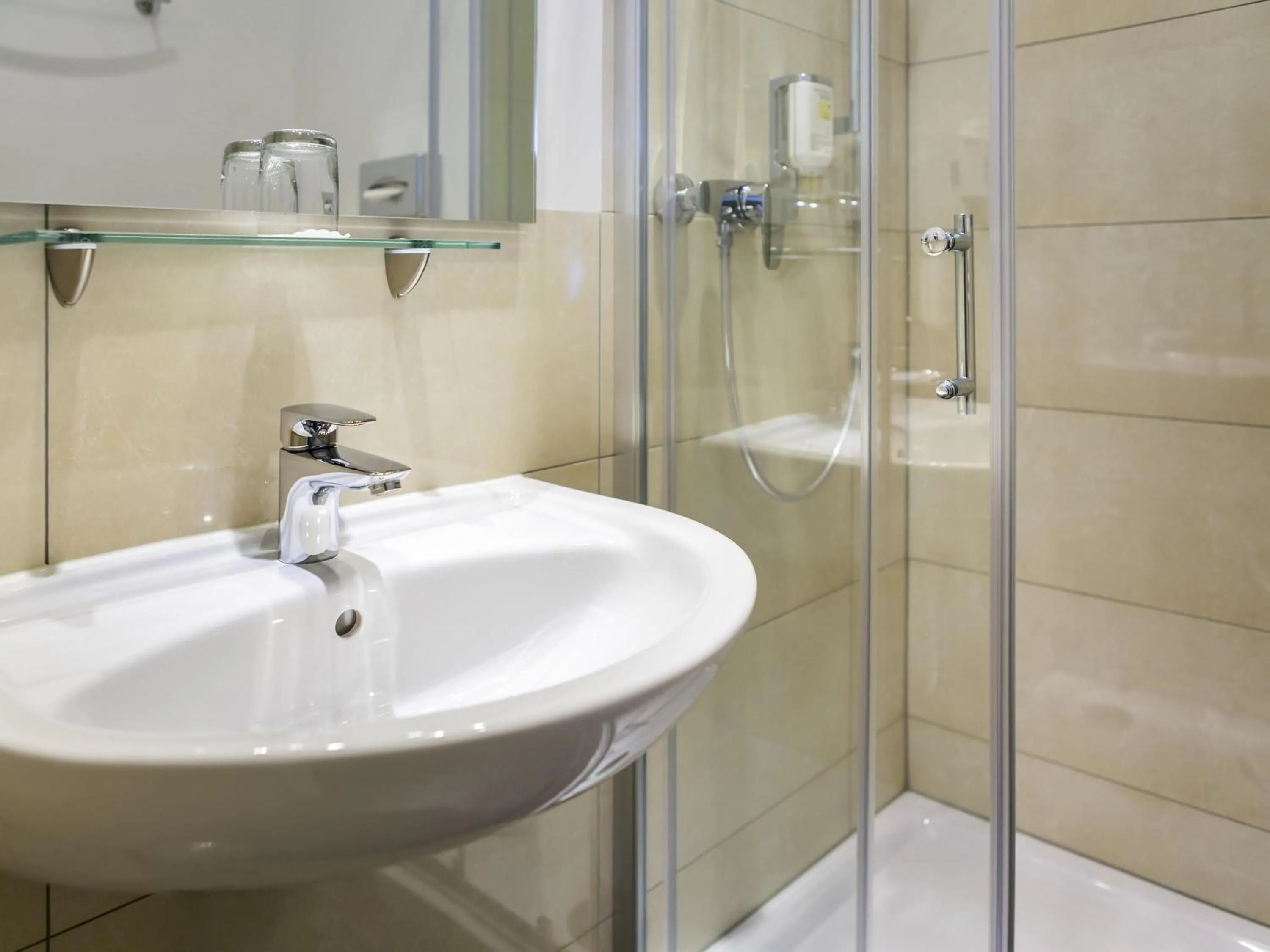 Bedroom in Mercure Mainz City Center