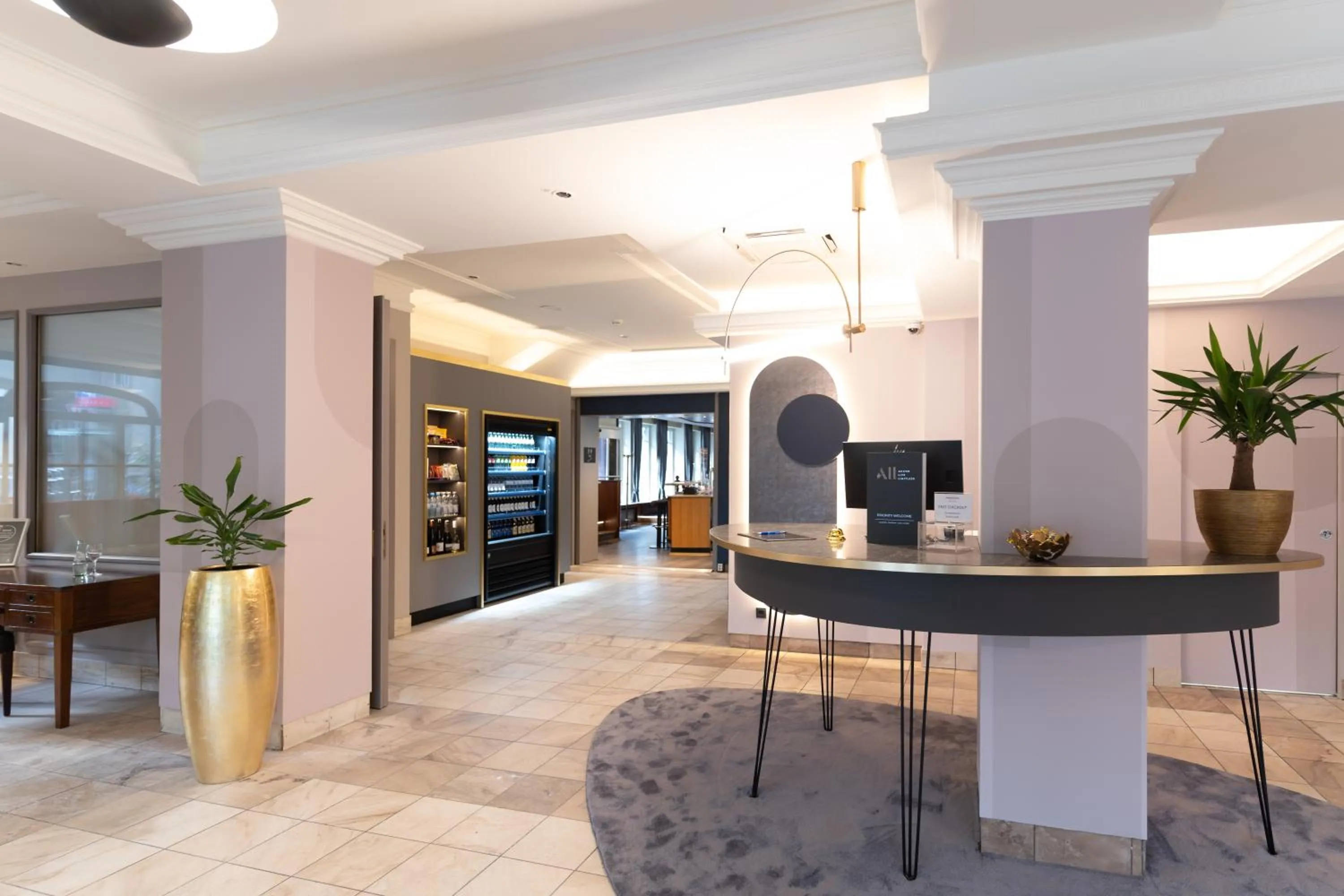 Lobby or reception in Mercure Mainz City Center