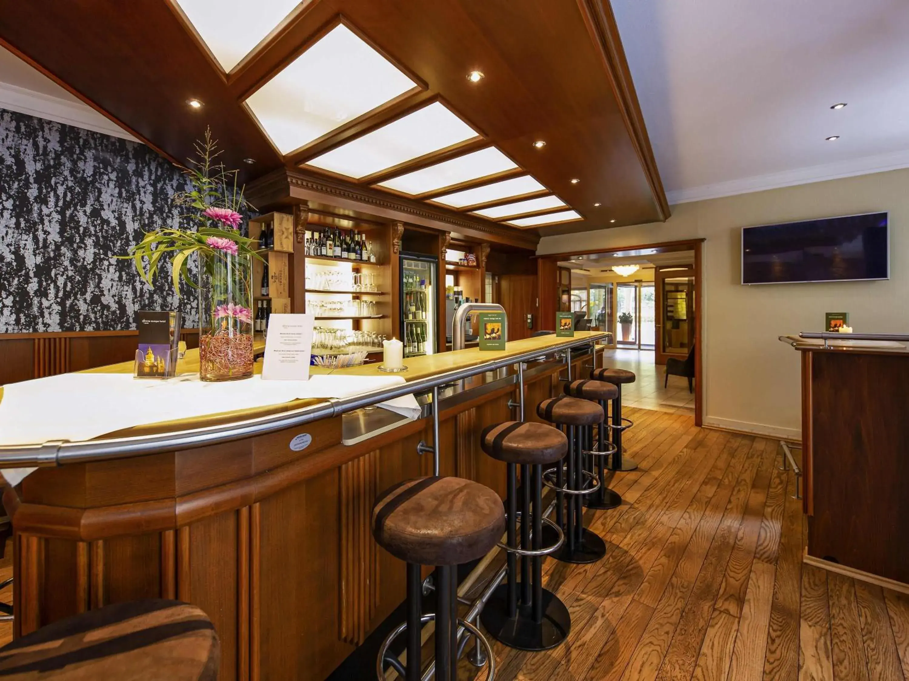 Lounge or bar in Mercure Mainz City Center Lounge or bar in Mercure Mainz City Center