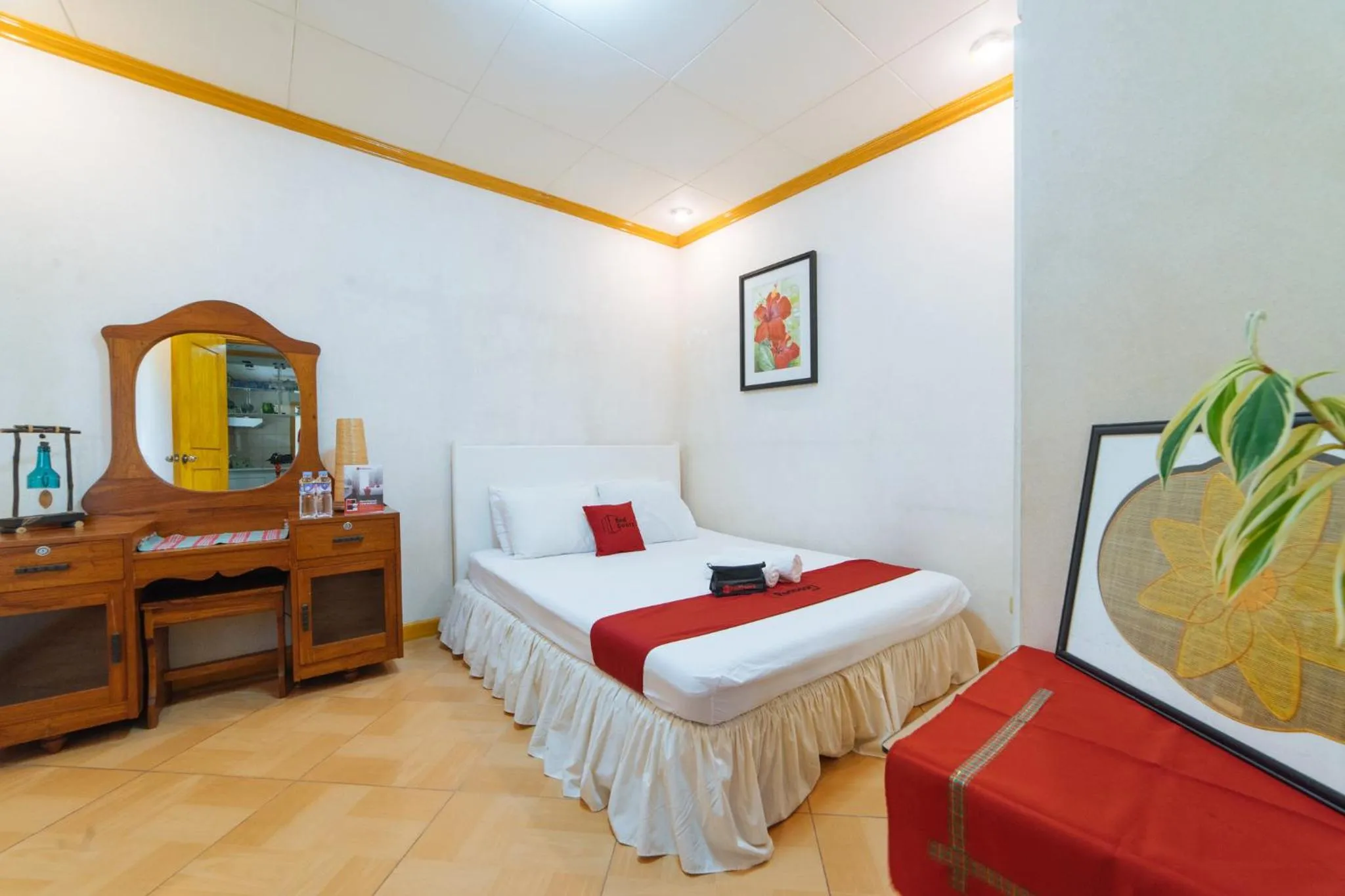 Photo of the whole room, Bed in RedDoorz @ Arimbay Legazpi City