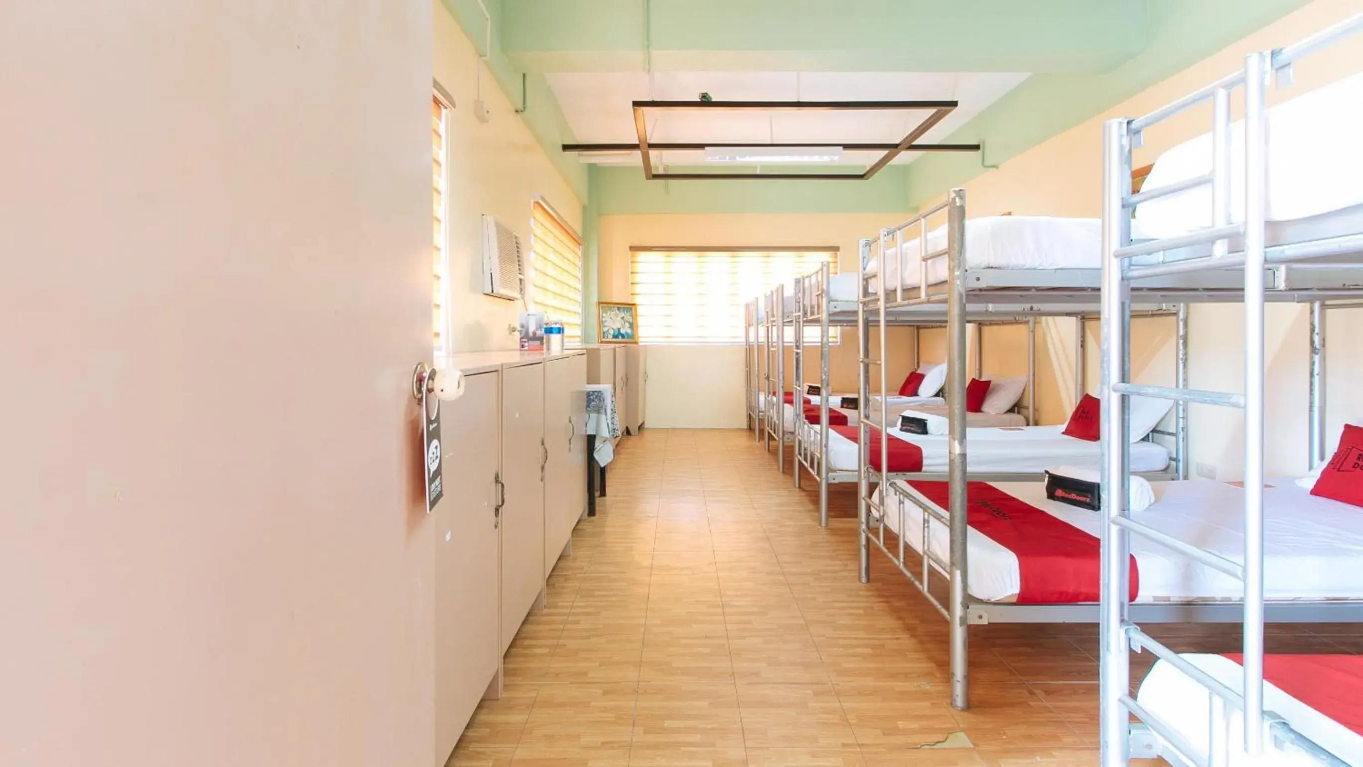 Bed in RedDoorz @ Arimbay Legazpi City Bed in RedDoorz @ Arimbay Legazpi City