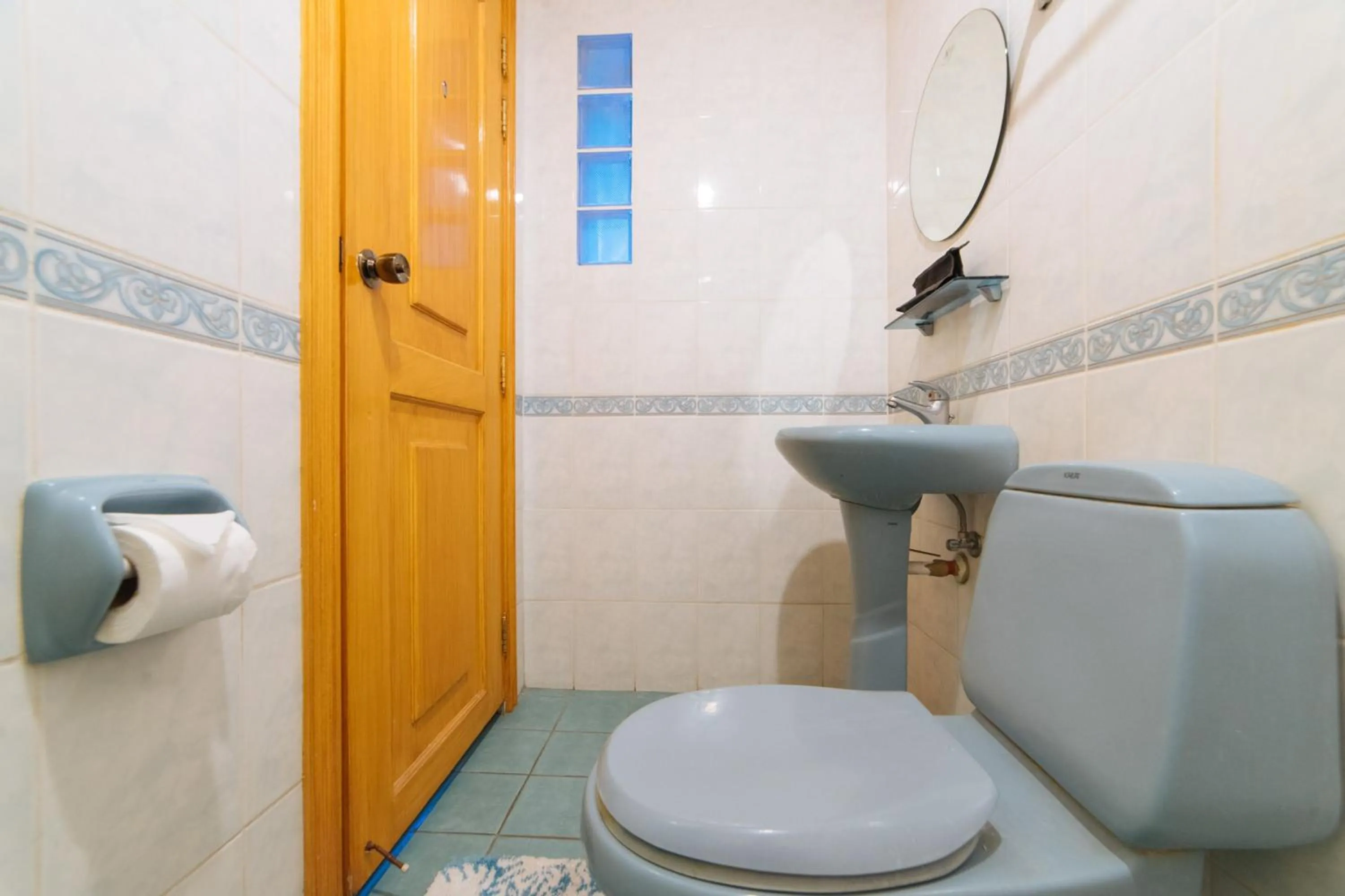 Shower in RedDoorz @ Arimbay Legazpi City