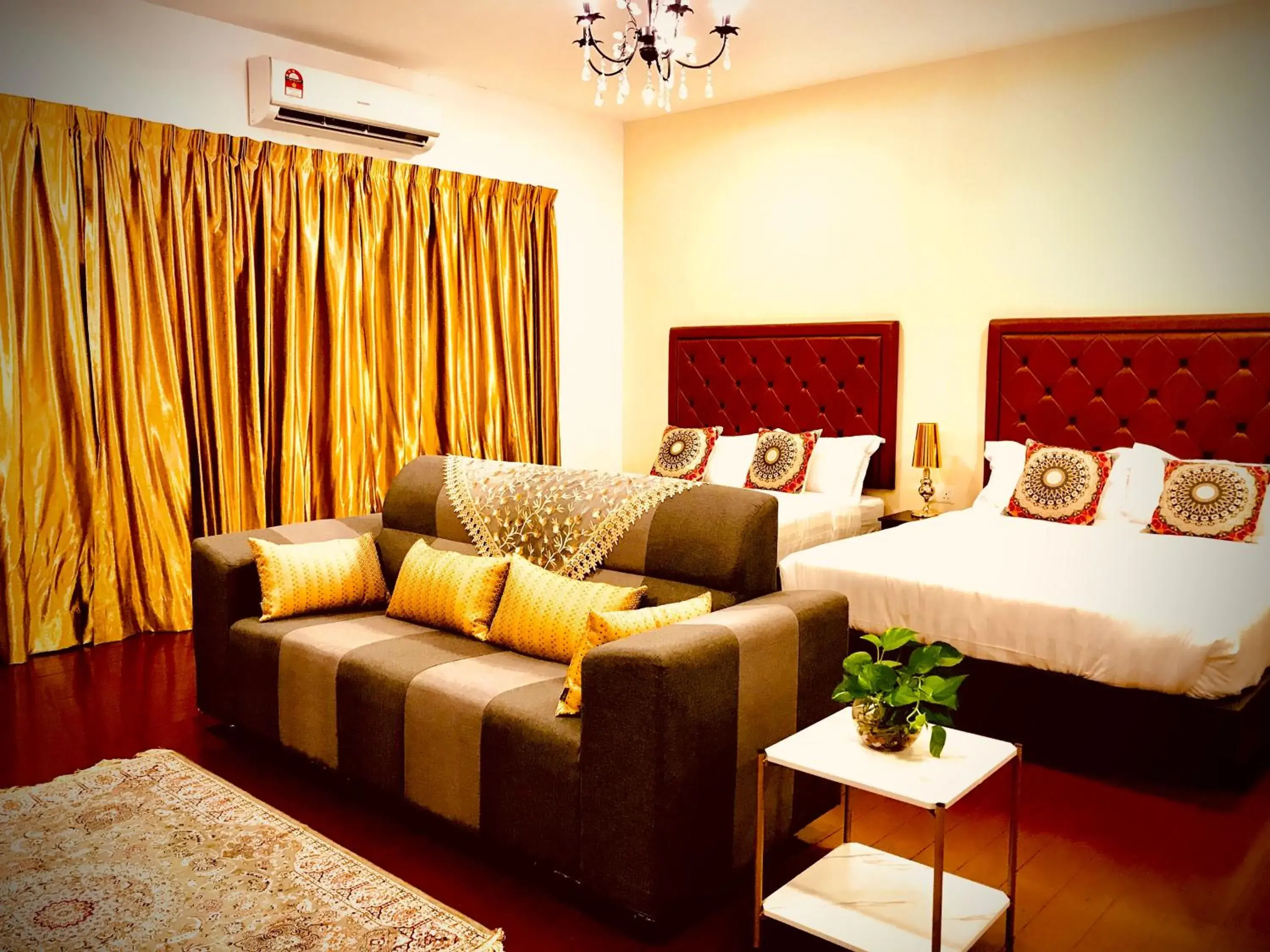 Bed in Art Heritage at Lucky 7 Bed in Art Heritage at Lucky 7