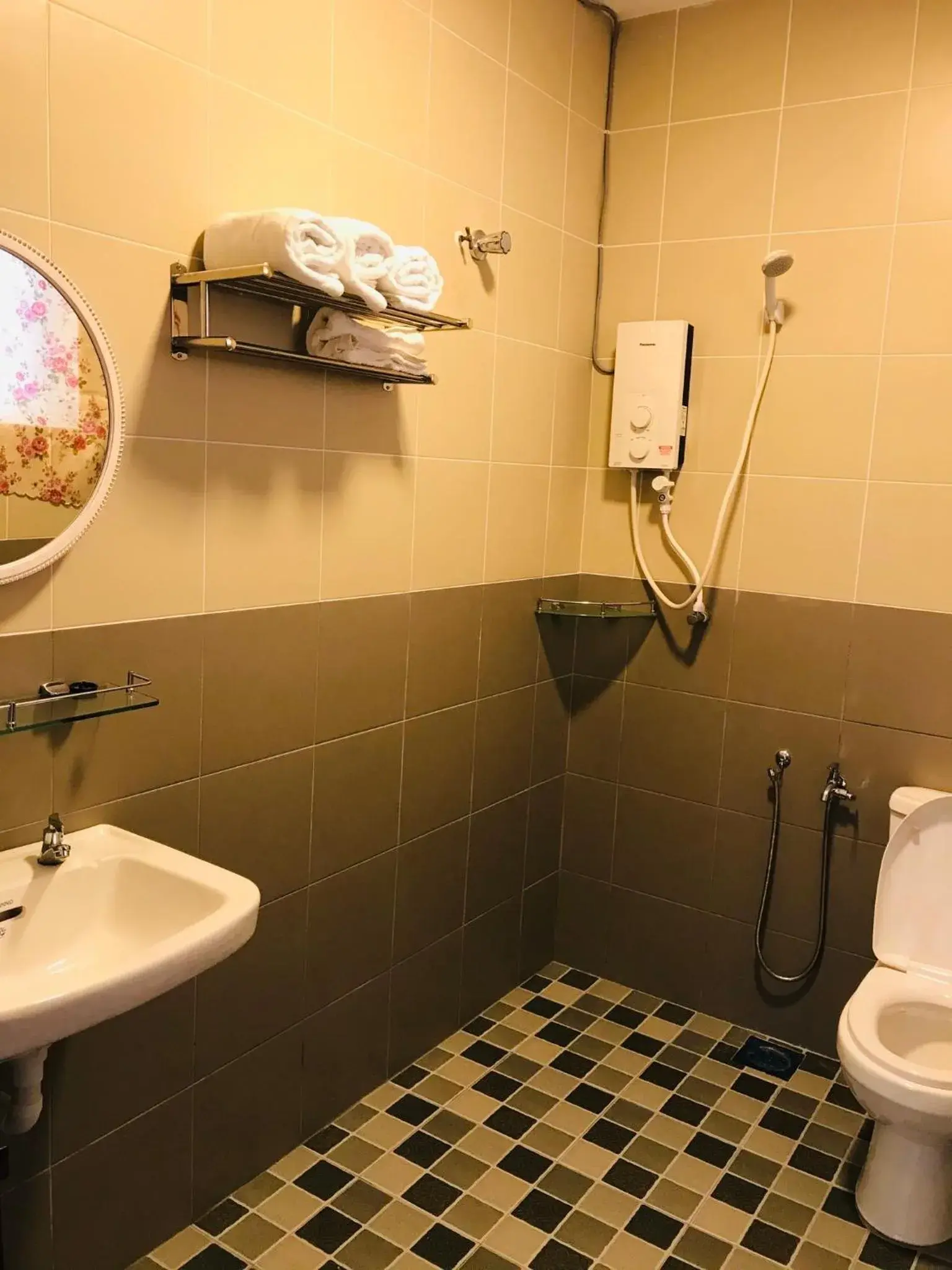 Art Heritage at Lucky 7 Art Heritage at Lucky 7