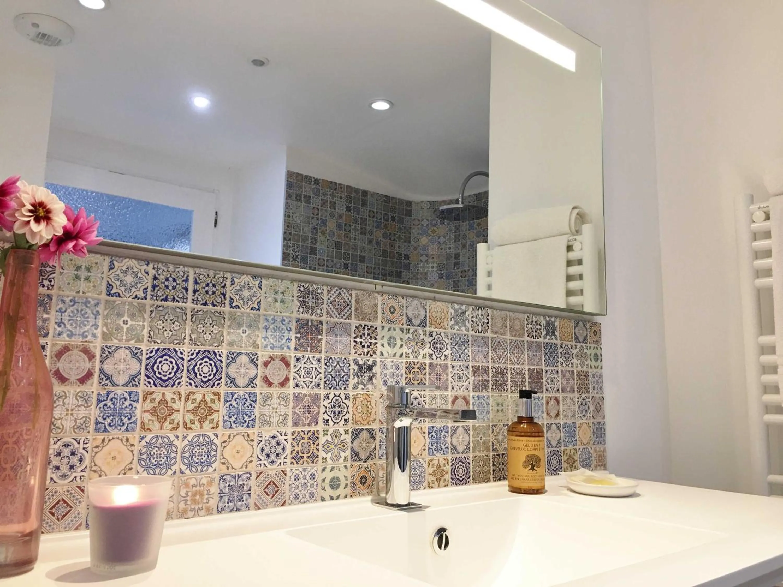 Bathroom in Hôtel Cantu di Fiumu