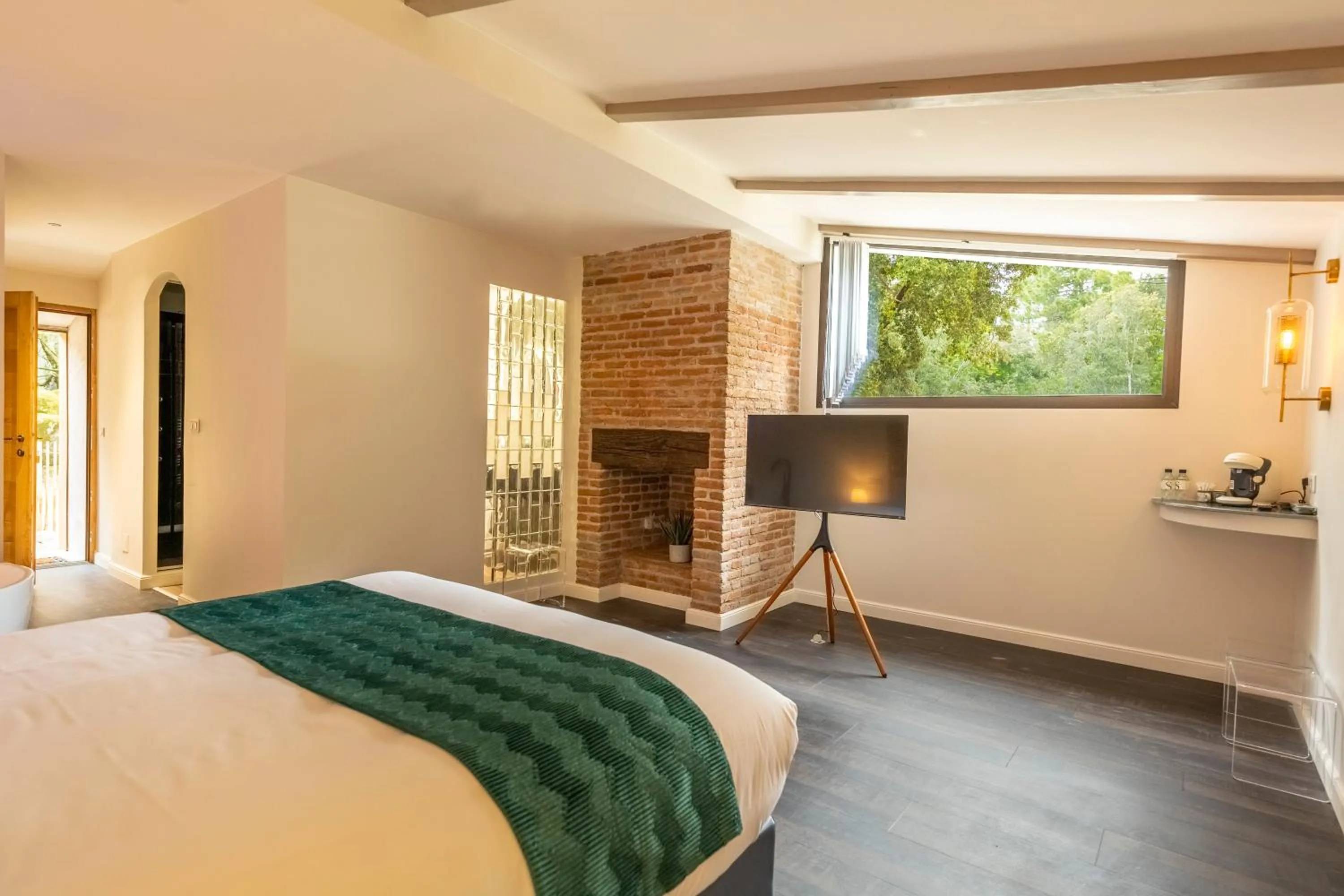 Photo of the whole room, Bed in Hôtel Cantu di Fiumu
