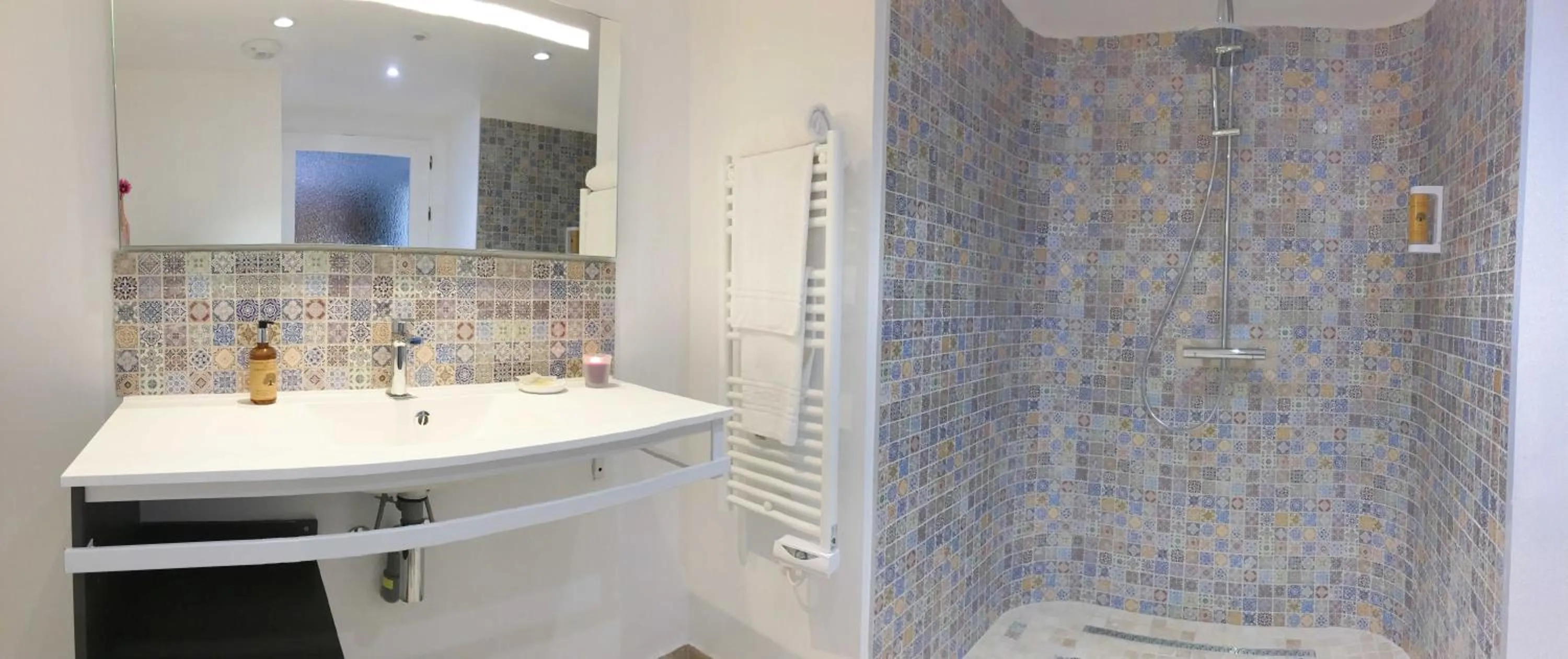 Bathroom in Hôtel Cantu di Fiumu