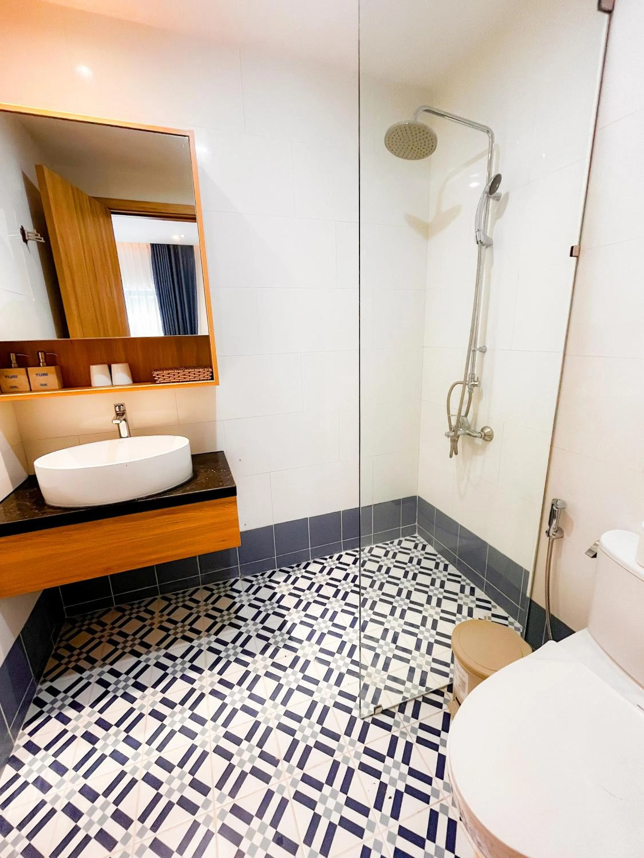 Toilet in Turi Staypoint