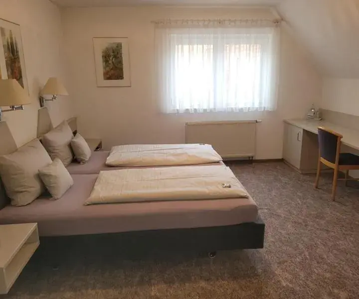 Economy Quadruple Room in Akzent Hotel Goldener Ochsen Economy Quadruple Room in Akzent Hotel Goldener Ochsen