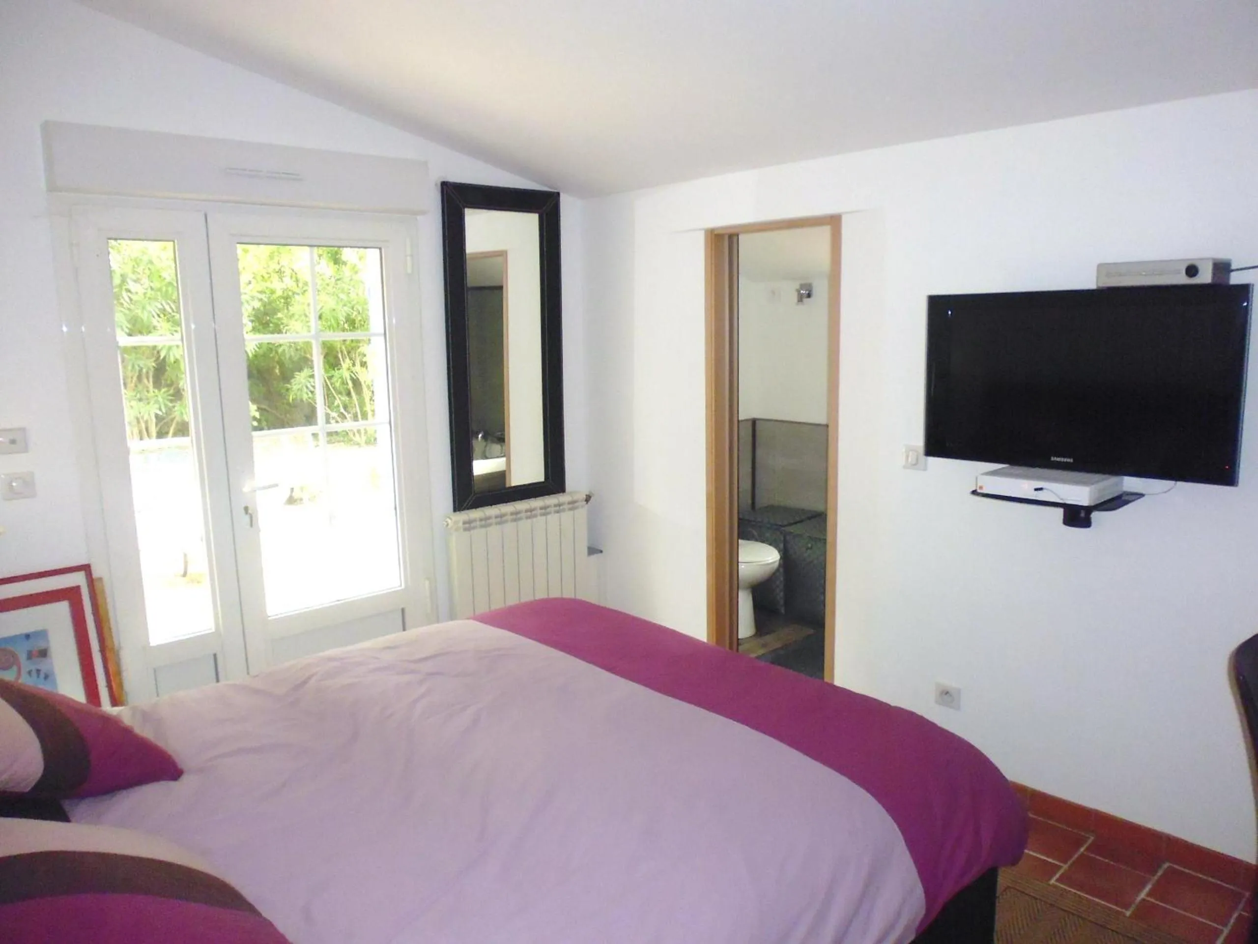 Bedroom in baraveou home in nature