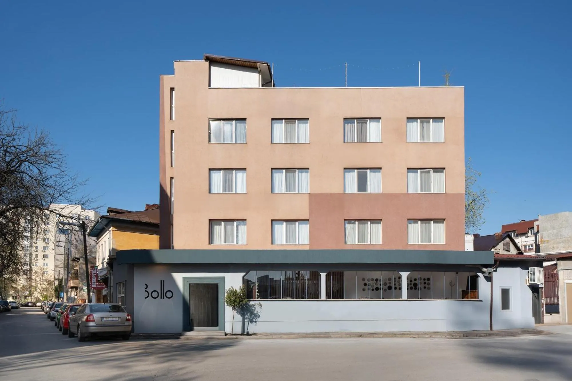 Property building in Graffiti Hotel