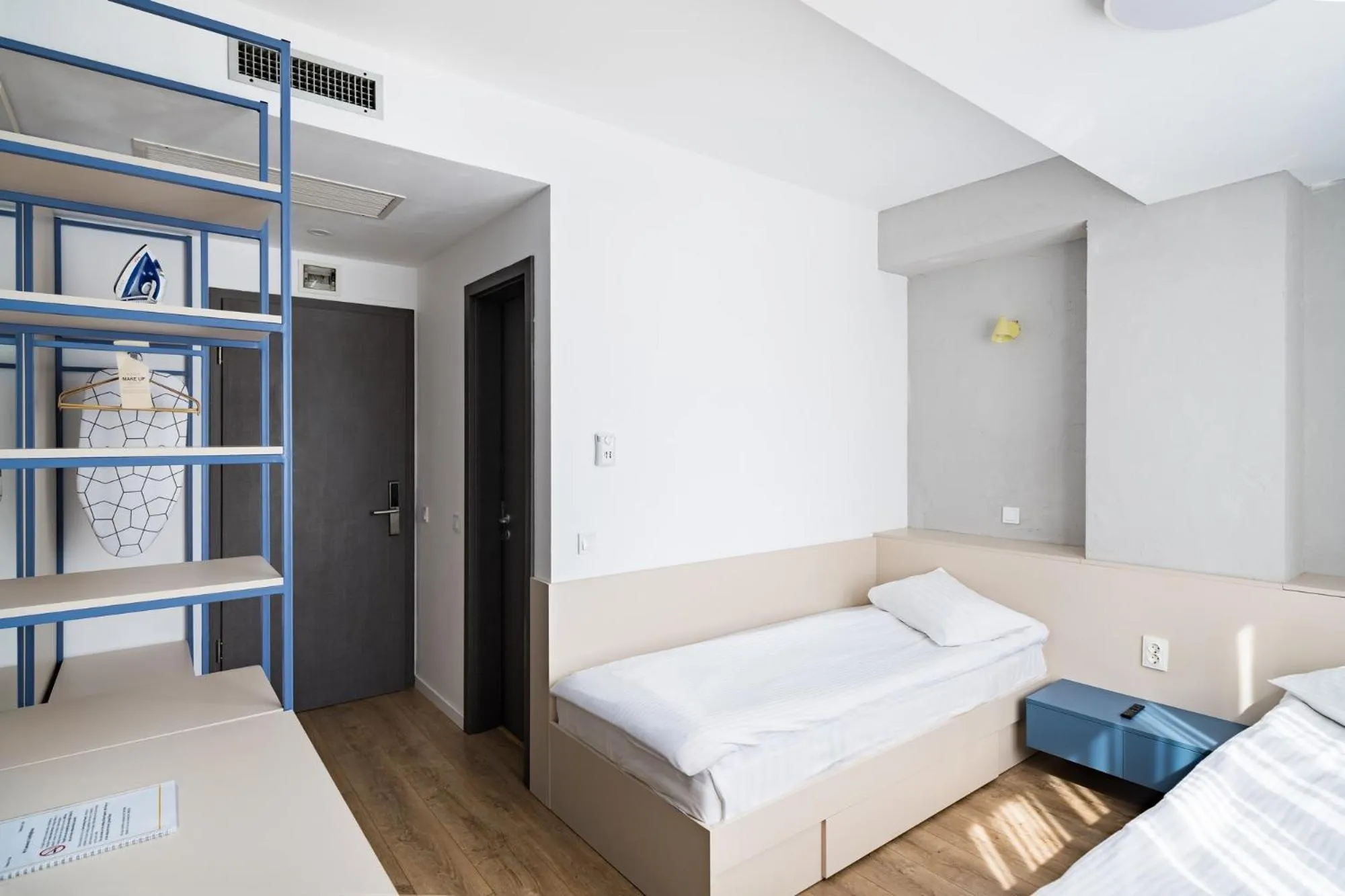 Photo of the whole room, Bed in Graffiti Hotel