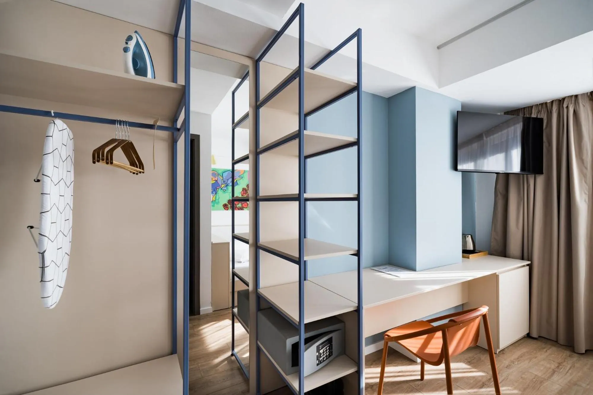 TV and multimedia in Graffiti Hotel