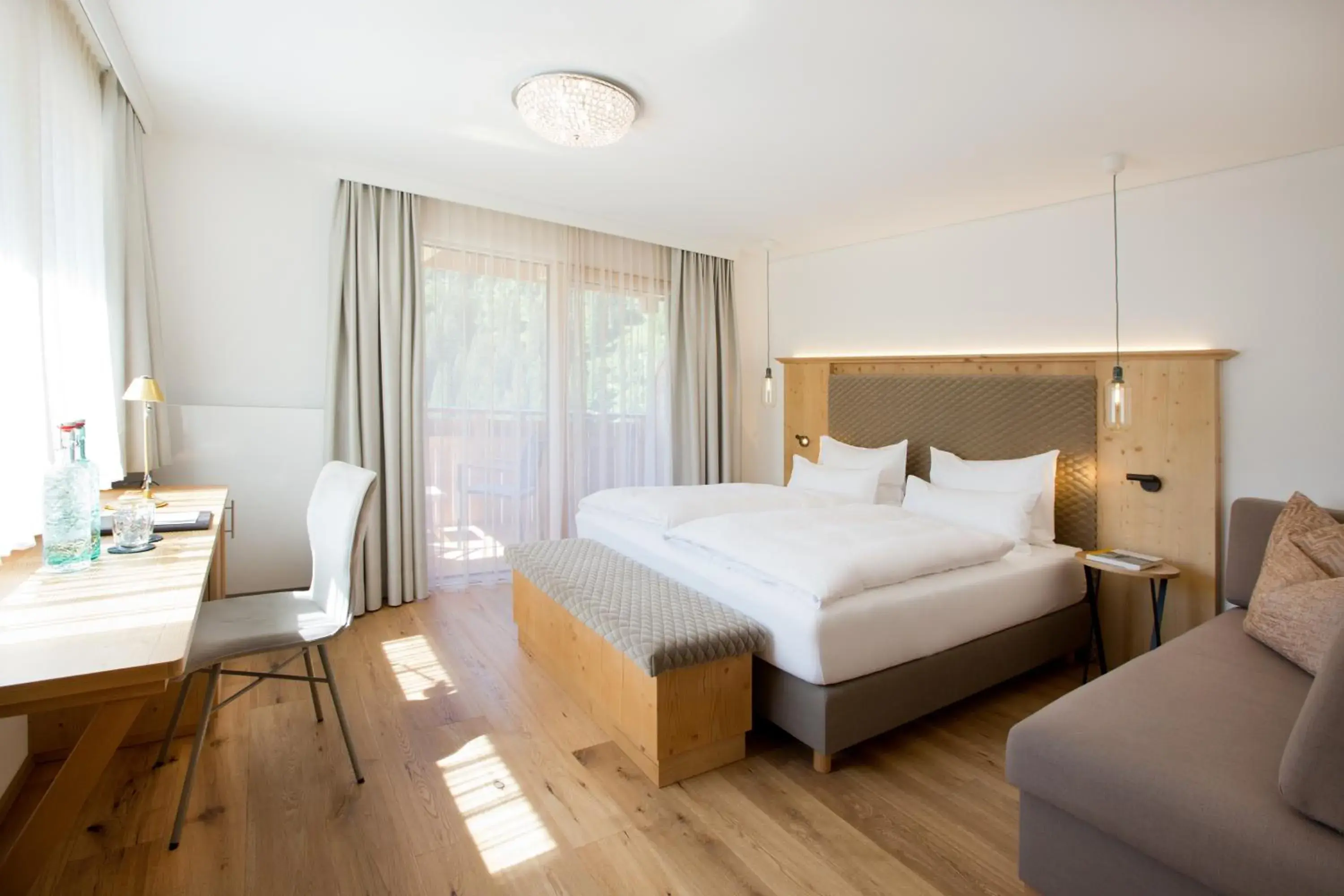 Deluxe Double Room with Balcony in Boutiquehotel Hohes Licht Deluxe Double Room with Balcony in Boutiquehotel Hohes Licht