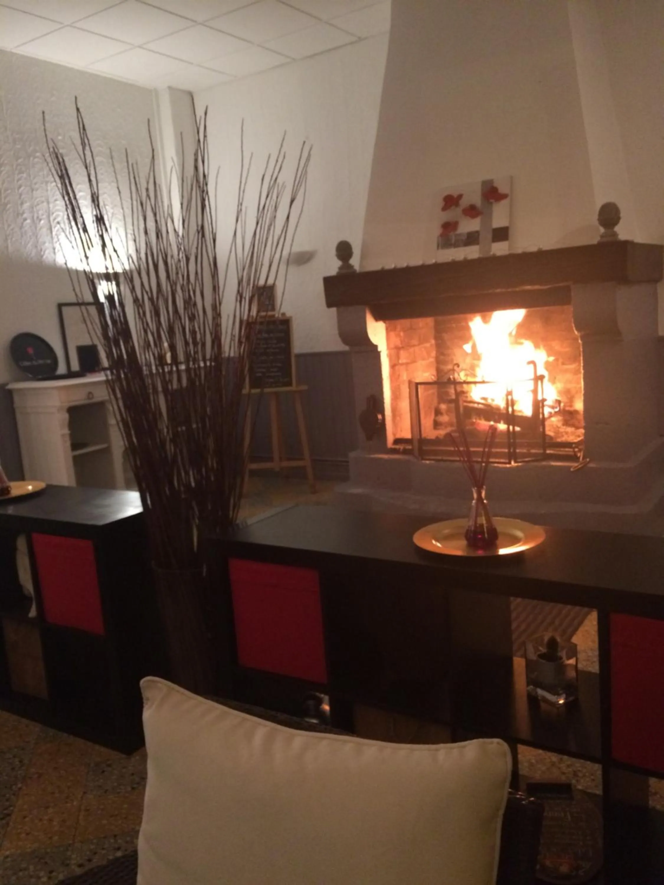 Restaurant/places to eat in Hôtel Restaurant Le Commerce