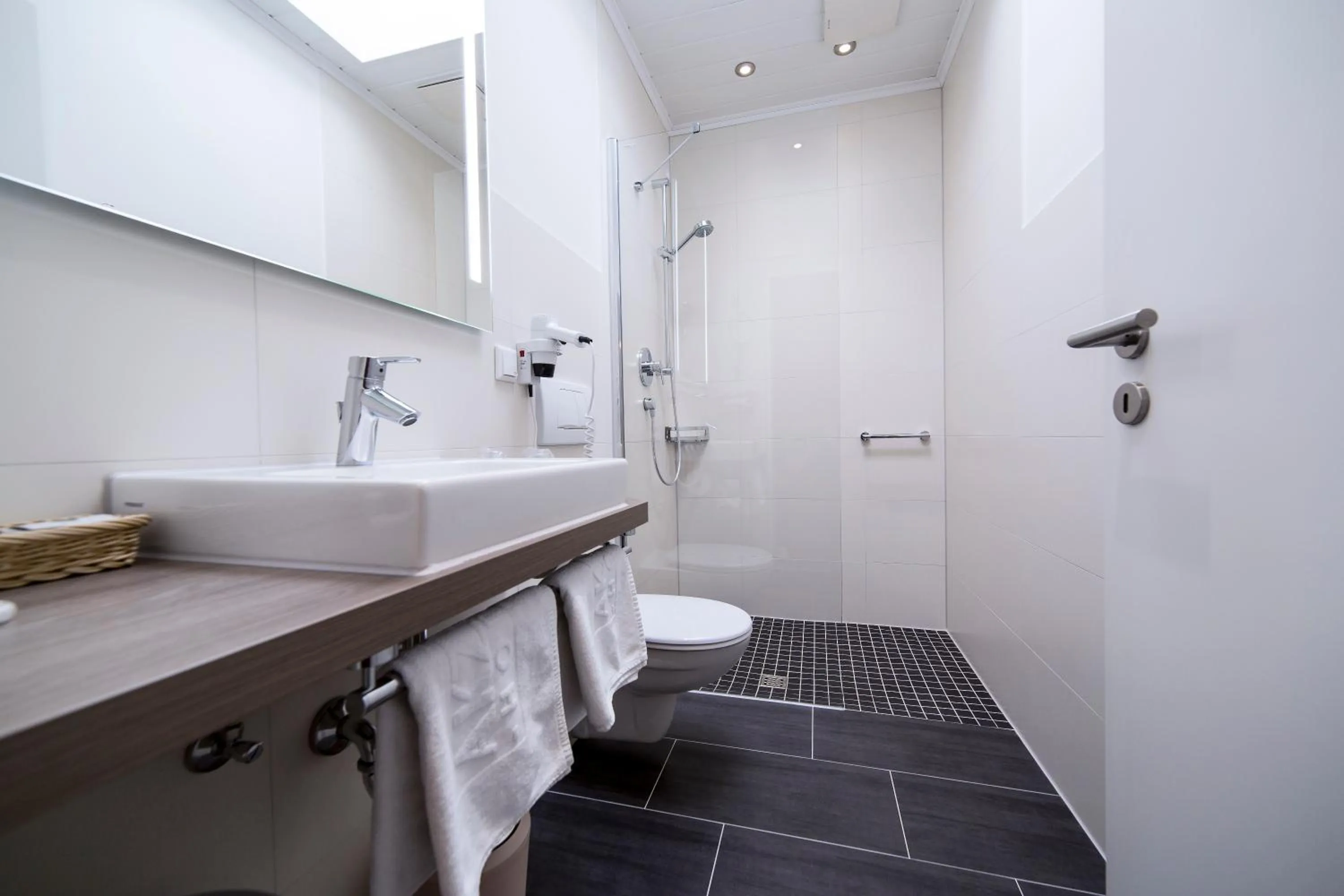 Shower in AKZENT Hotel Thiemann