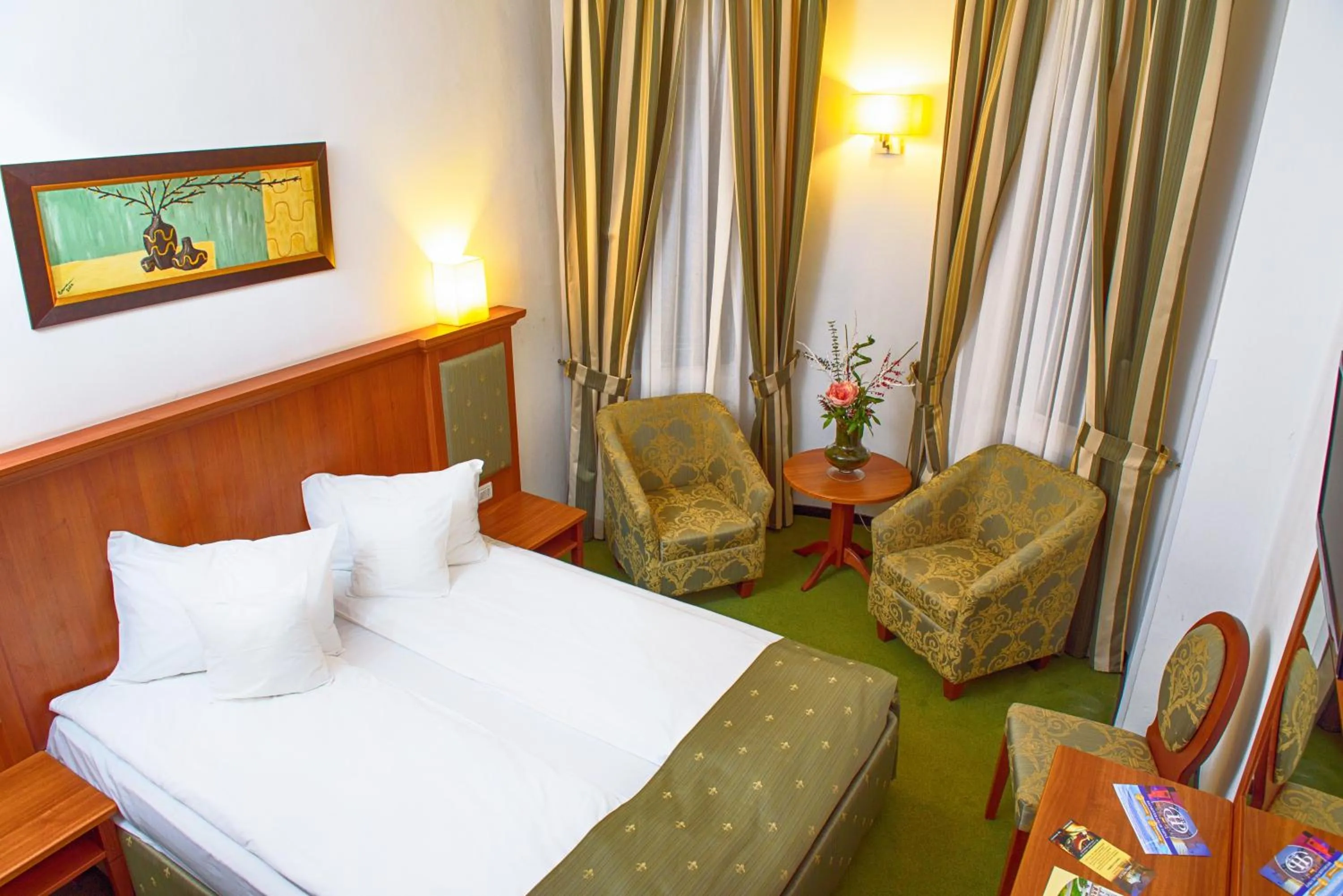 Bedroom, Bed in Hotel Palace