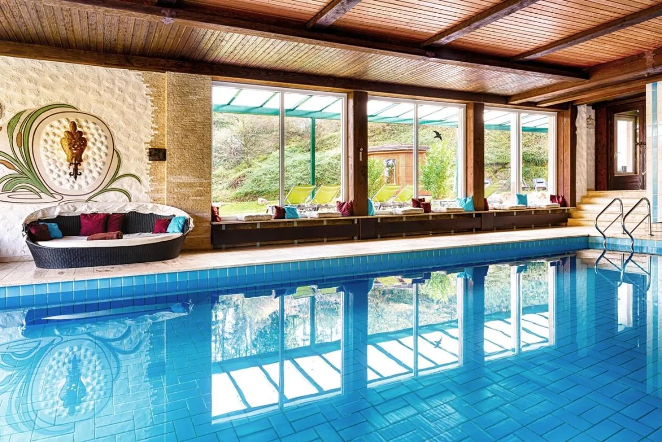 Swimming pool in Akzent Waldhotel Rheingau