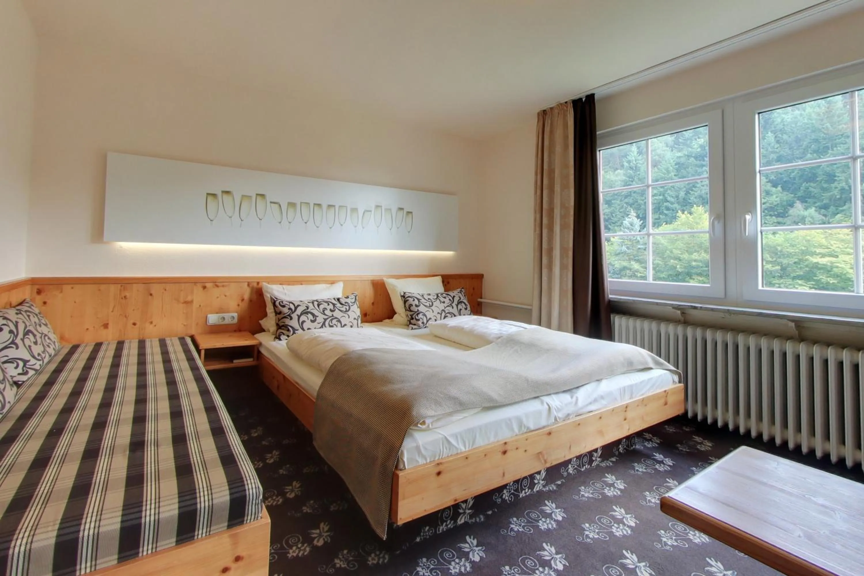 Photo of the whole room, Bed in Akzent Waldhotel Rheingau