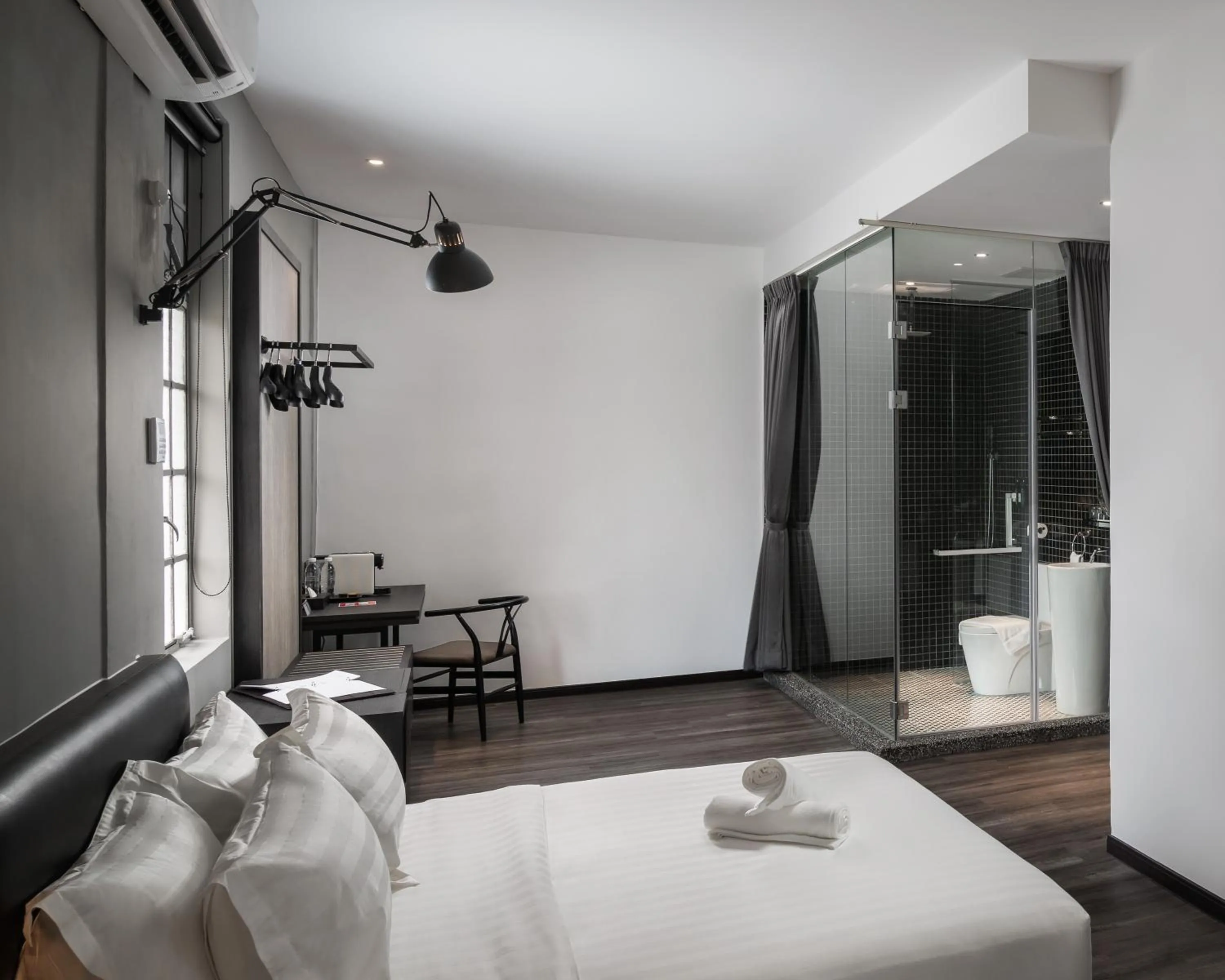 Bedroom, Bed in Modern Hotel Georgetown