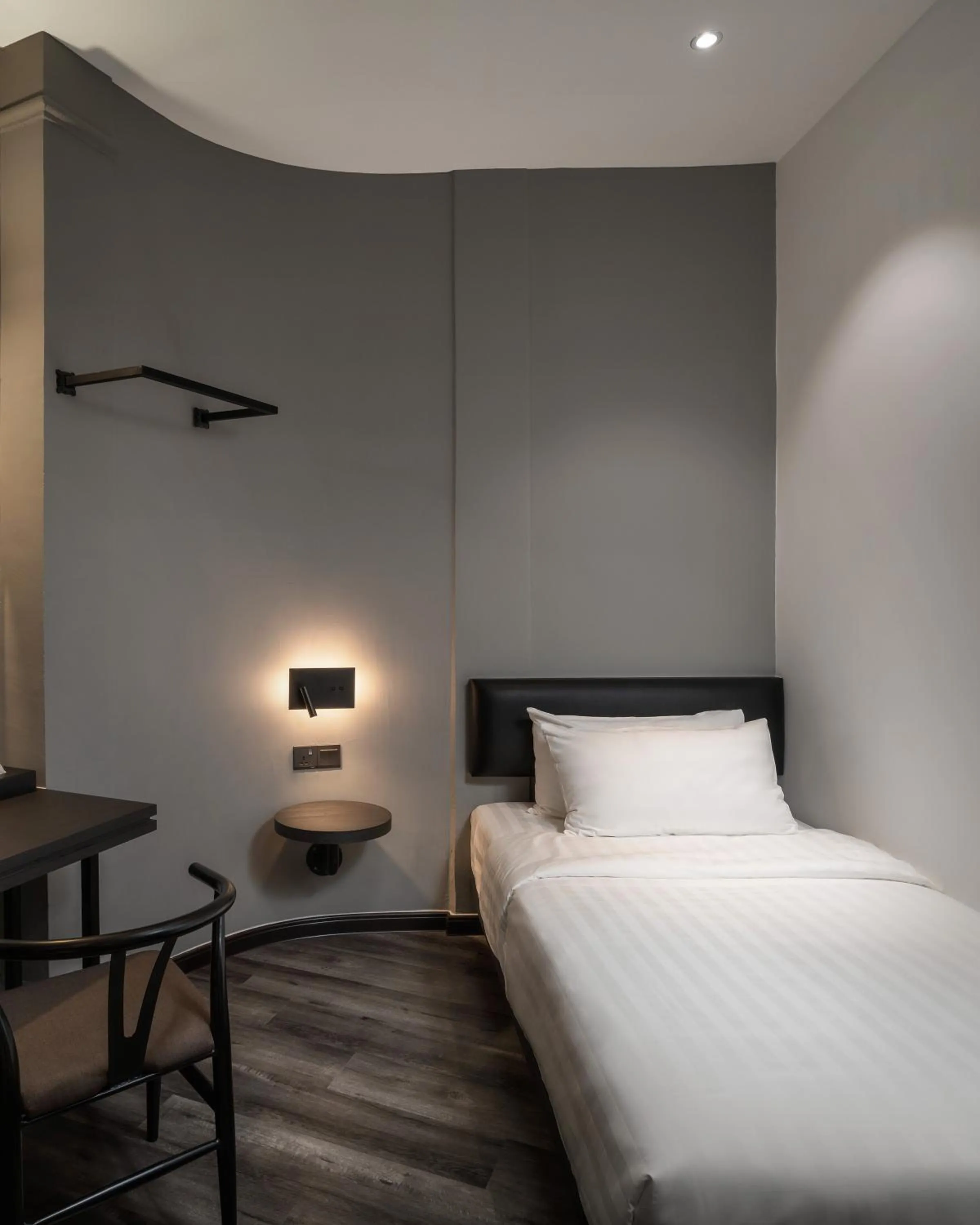 Bedroom, Bed in Modern Hotel Georgetown