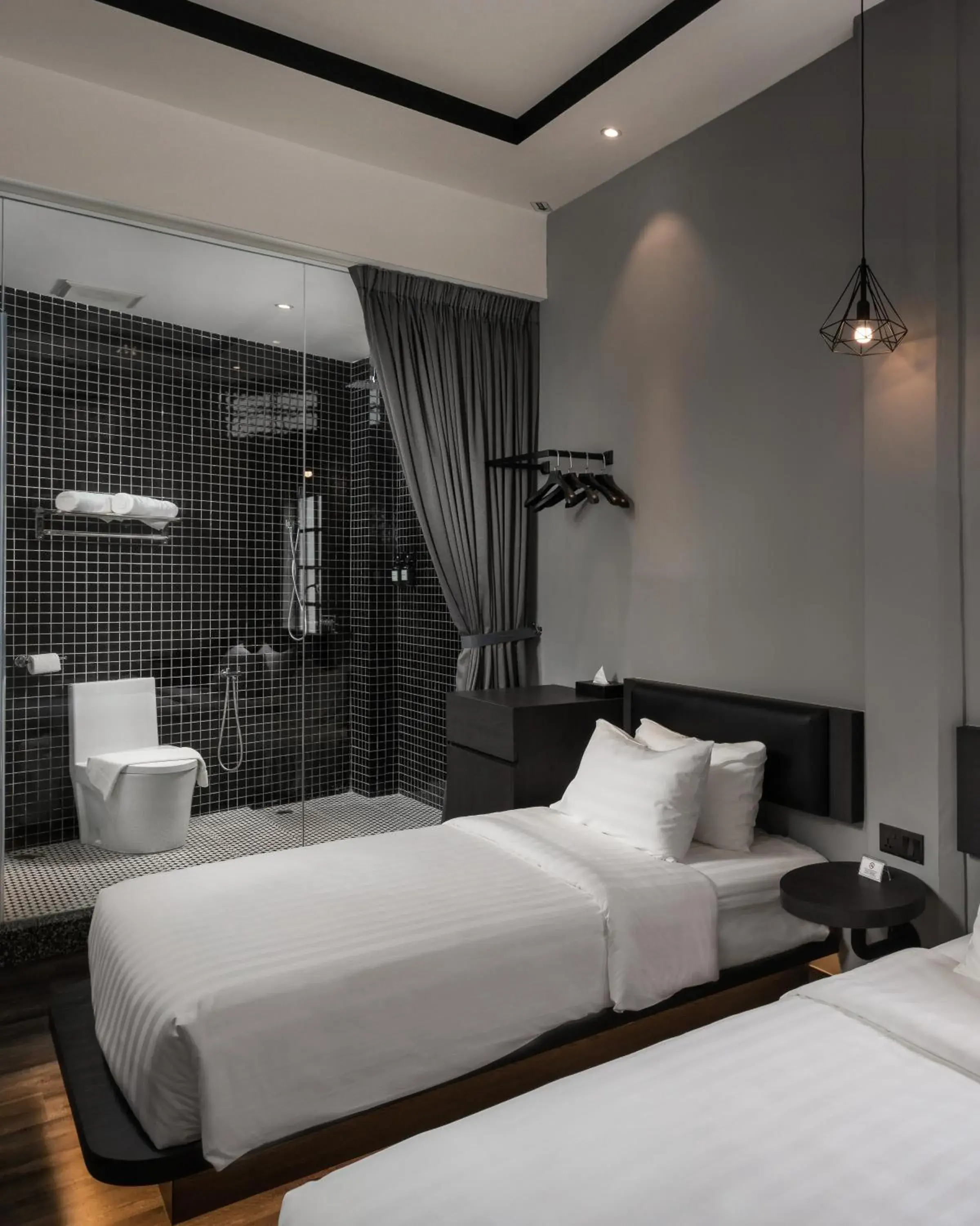 Bathroom, Bed in Modern Hotel Georgetown