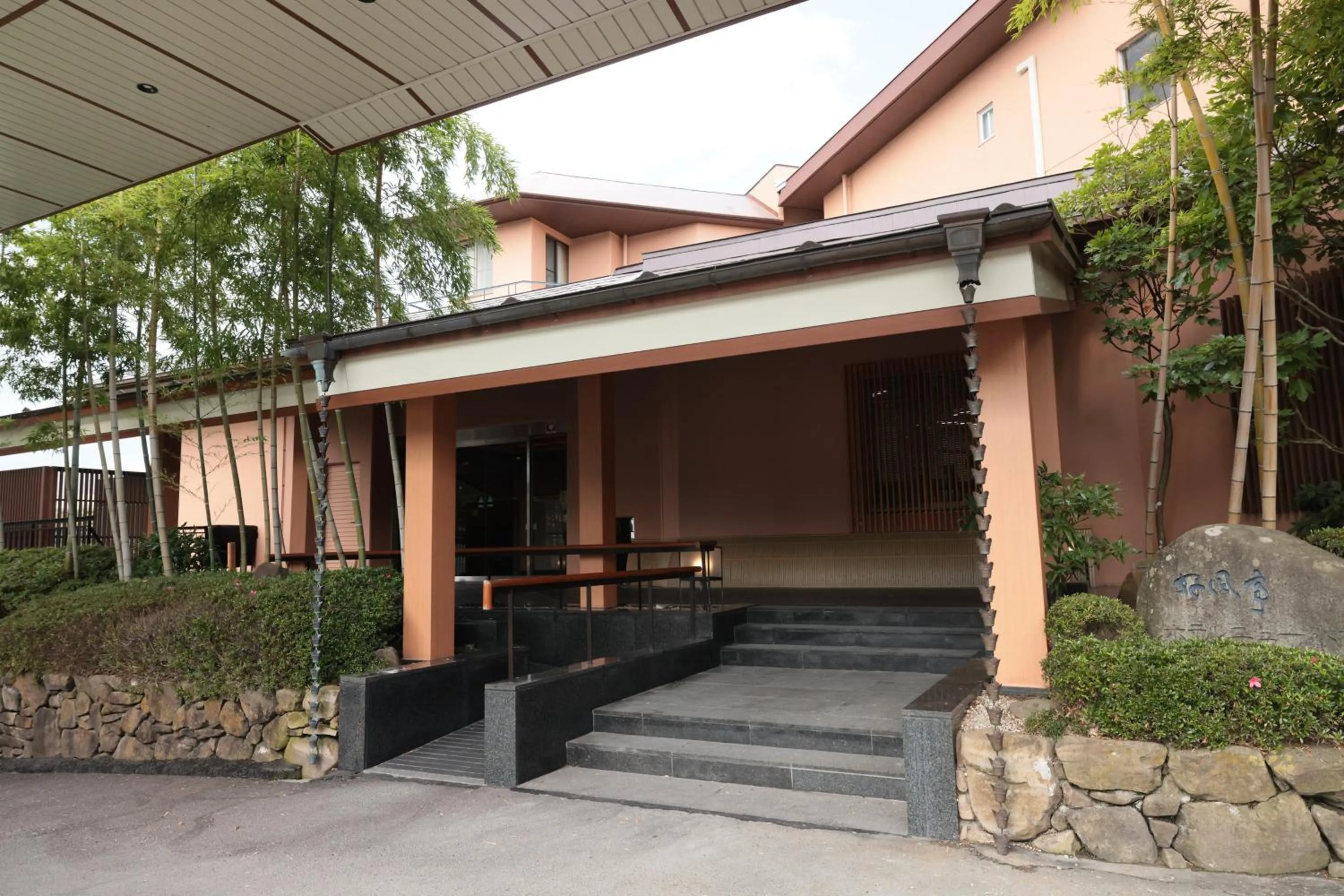 Property building in Komatsu-kan Kofu-tei