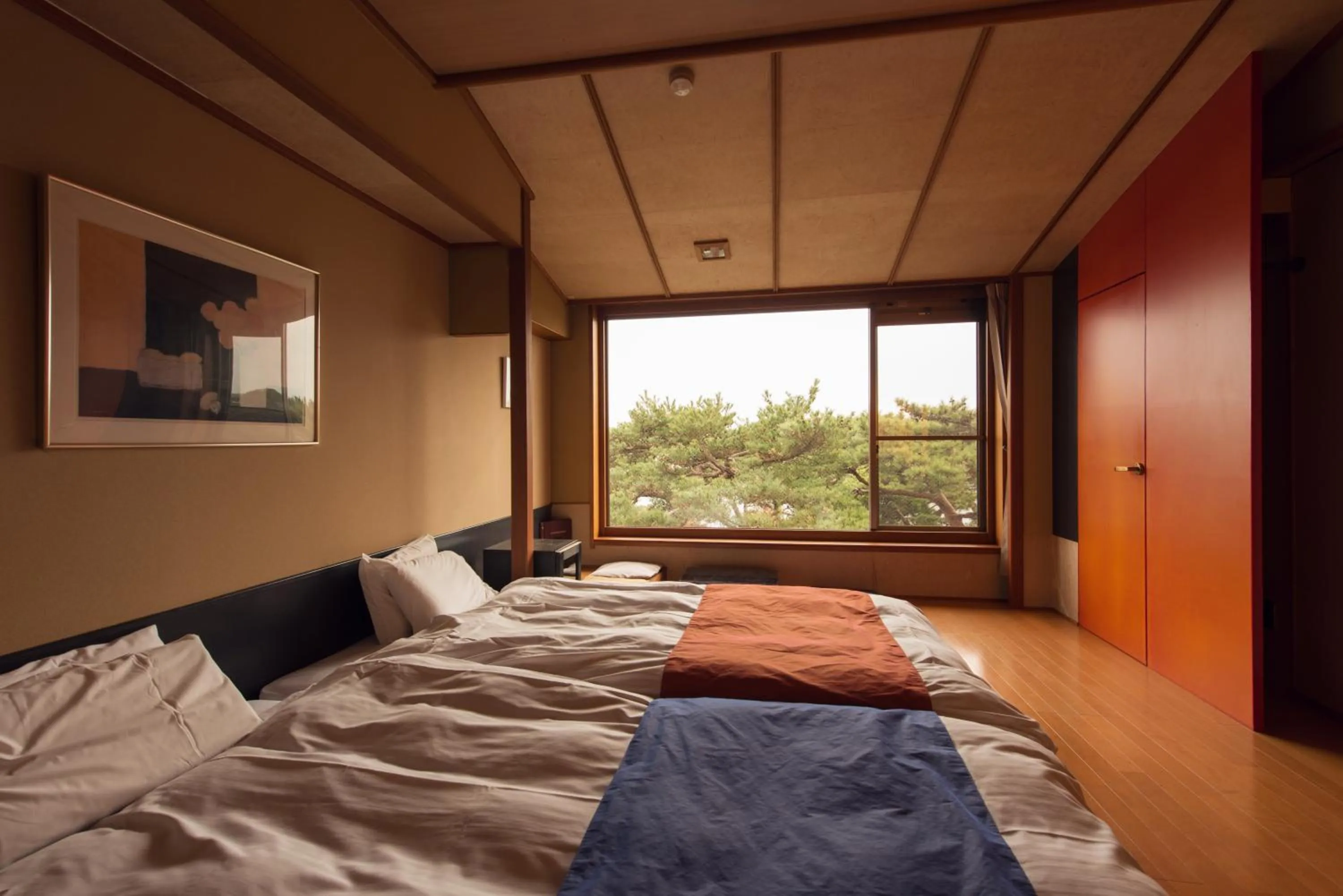 Photo of the whole room, Bed in Komatsu-kan Kofu-tei