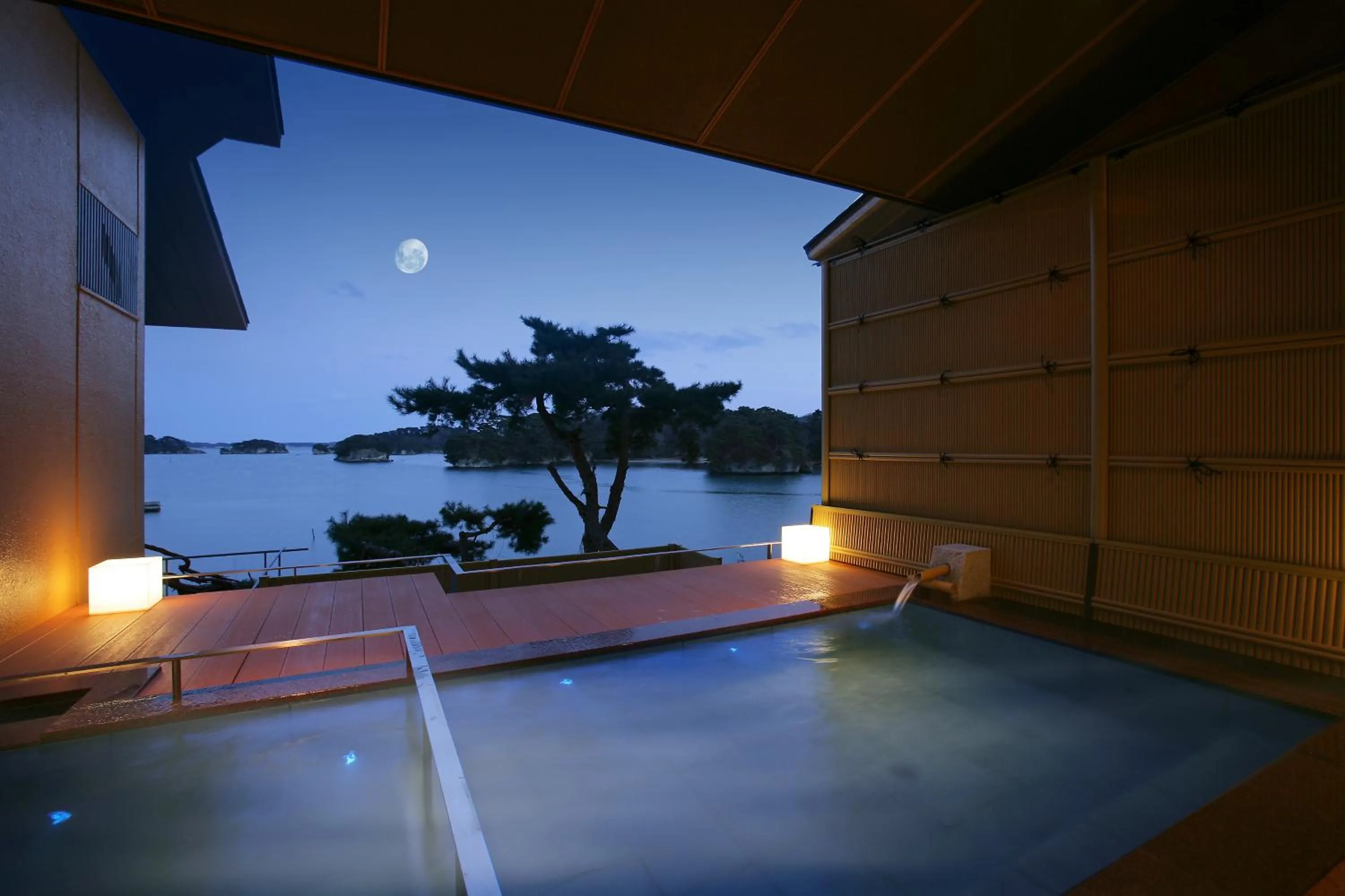Hot Spring Bath in Komatsu-kan Kofu-tei