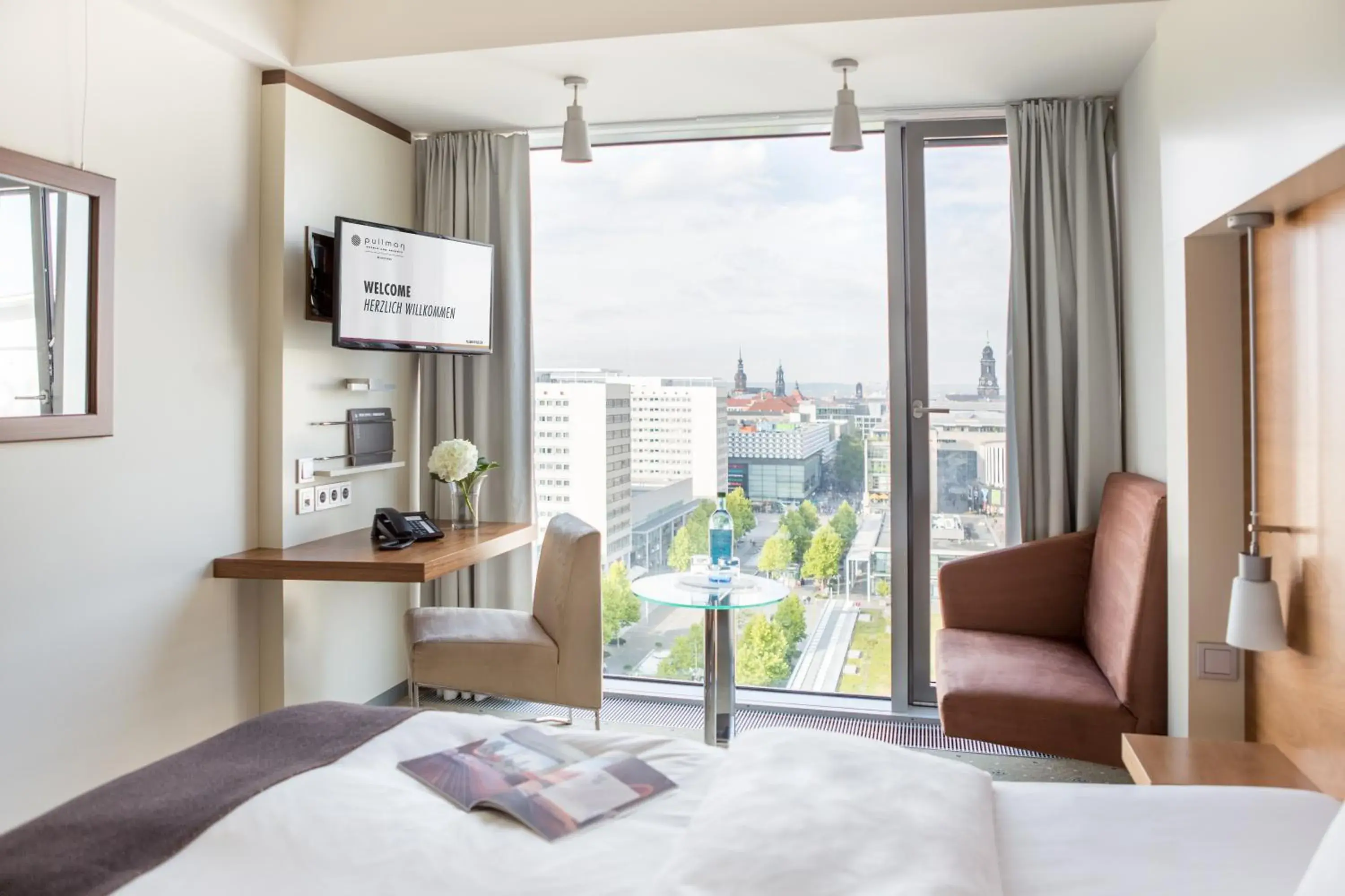 Photo of the whole room, Bed in Occidental Dresden Newa Photo of the whole room, Bed in Occidental Dresden Newa