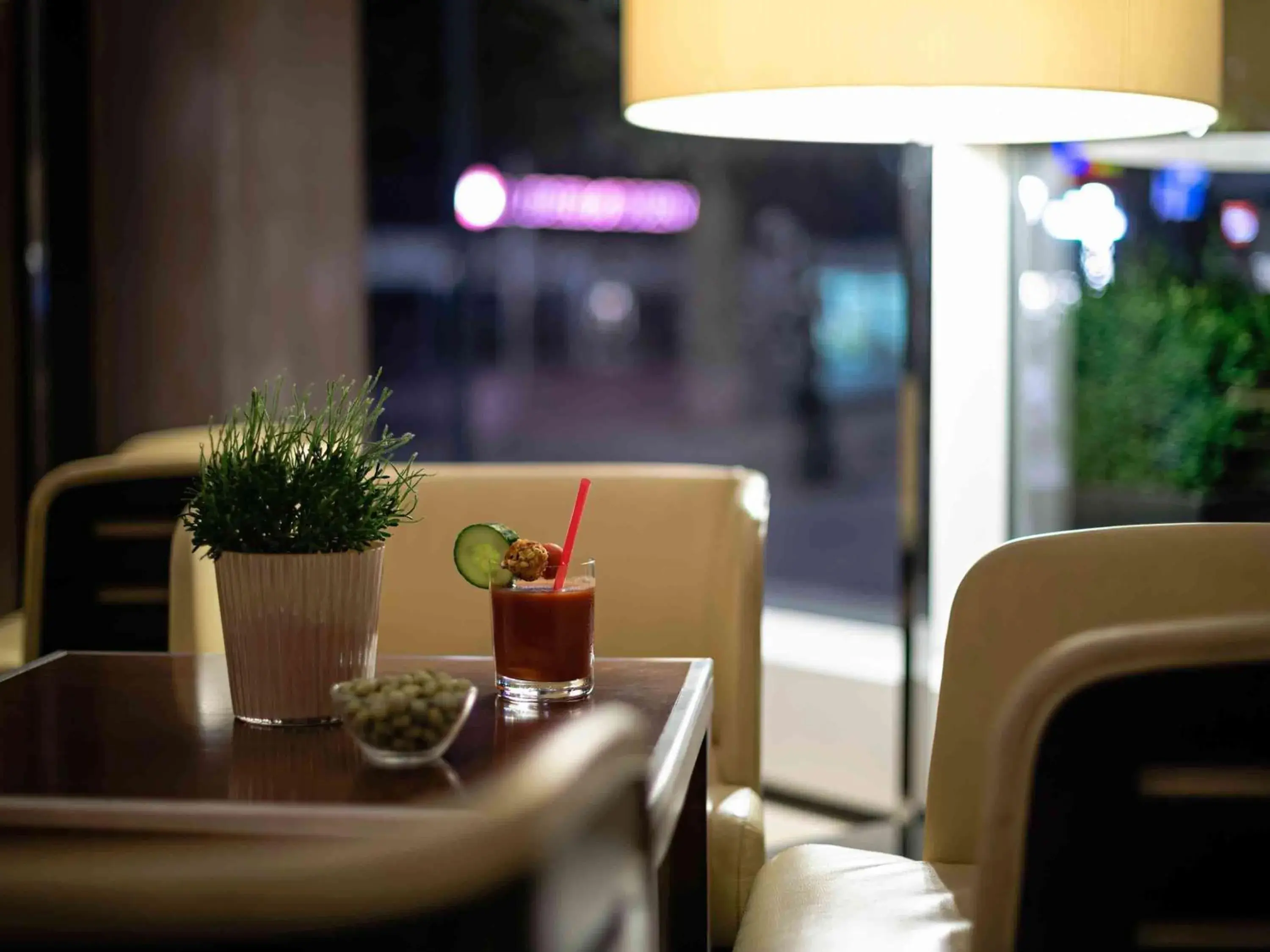 Lounge or bar in Occidental Dresden Newa Lounge or bar in Occidental Dresden Newa