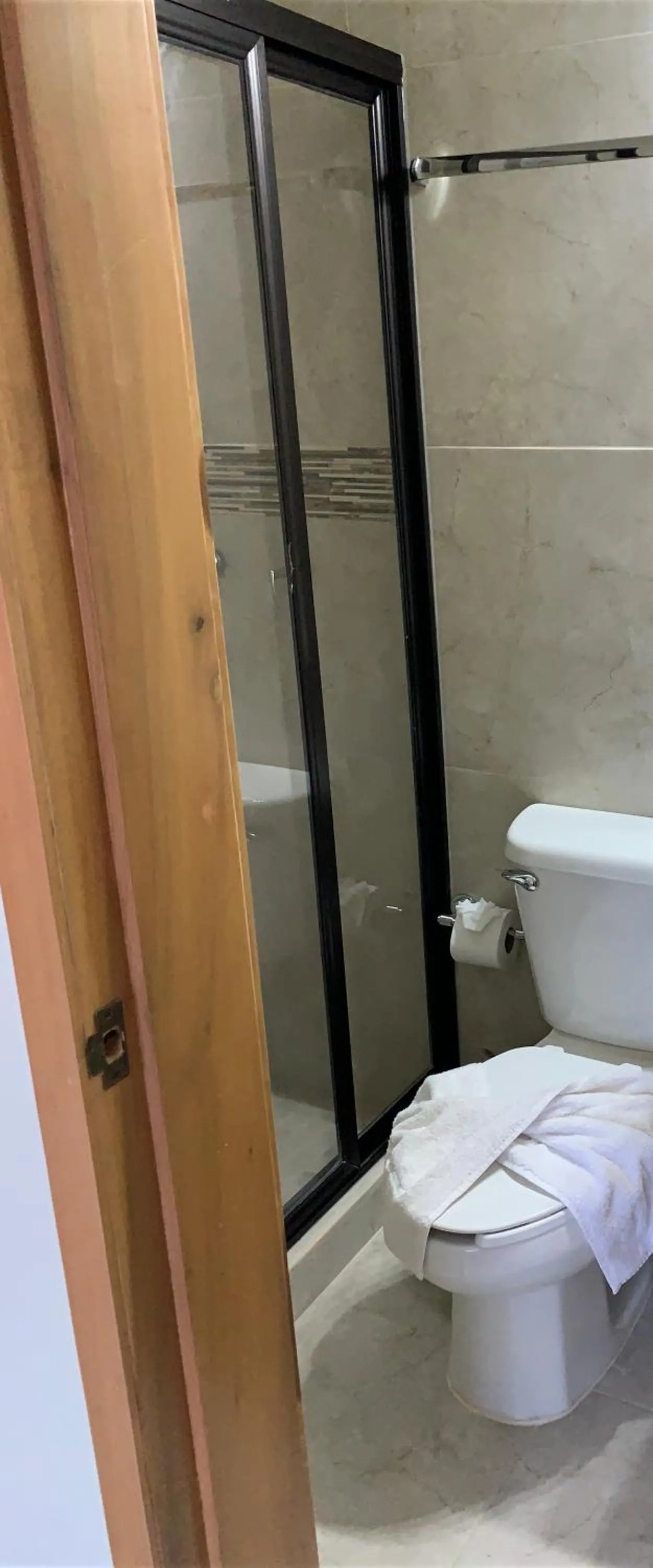 Shower in La Casa de los Alcatraces