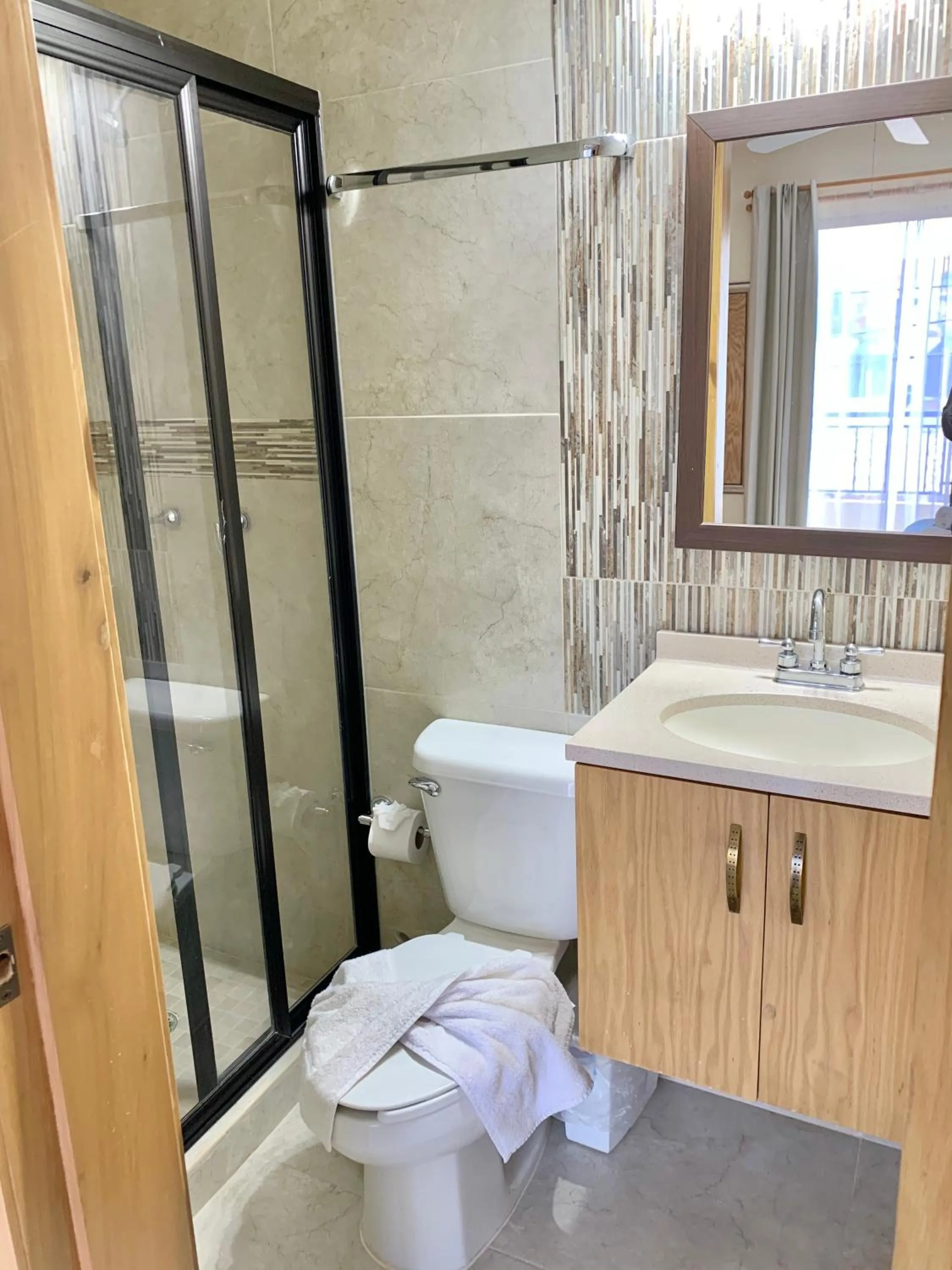 Shower in La Casa de los Alcatraces