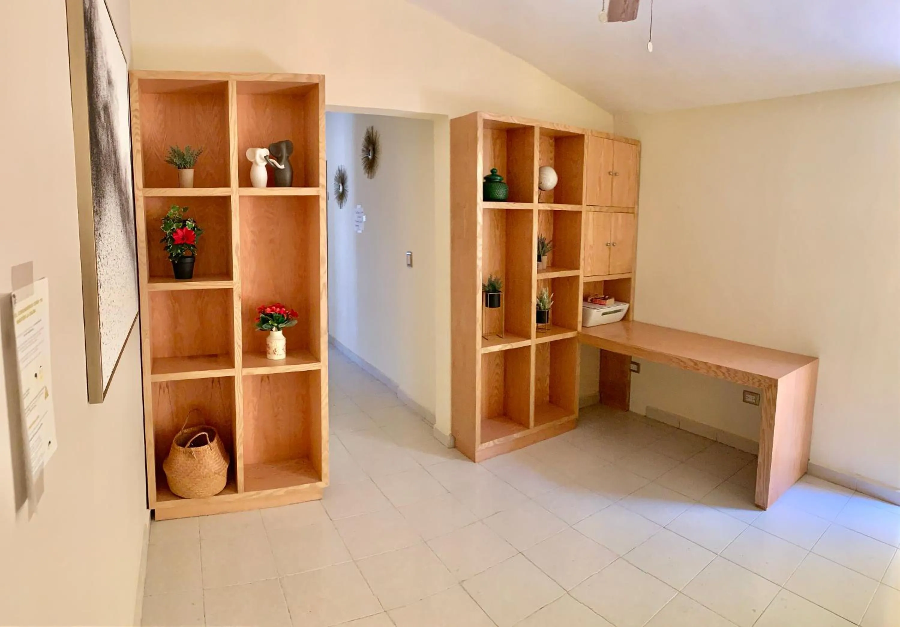 wardrobe in La Casa de los Alcatraces