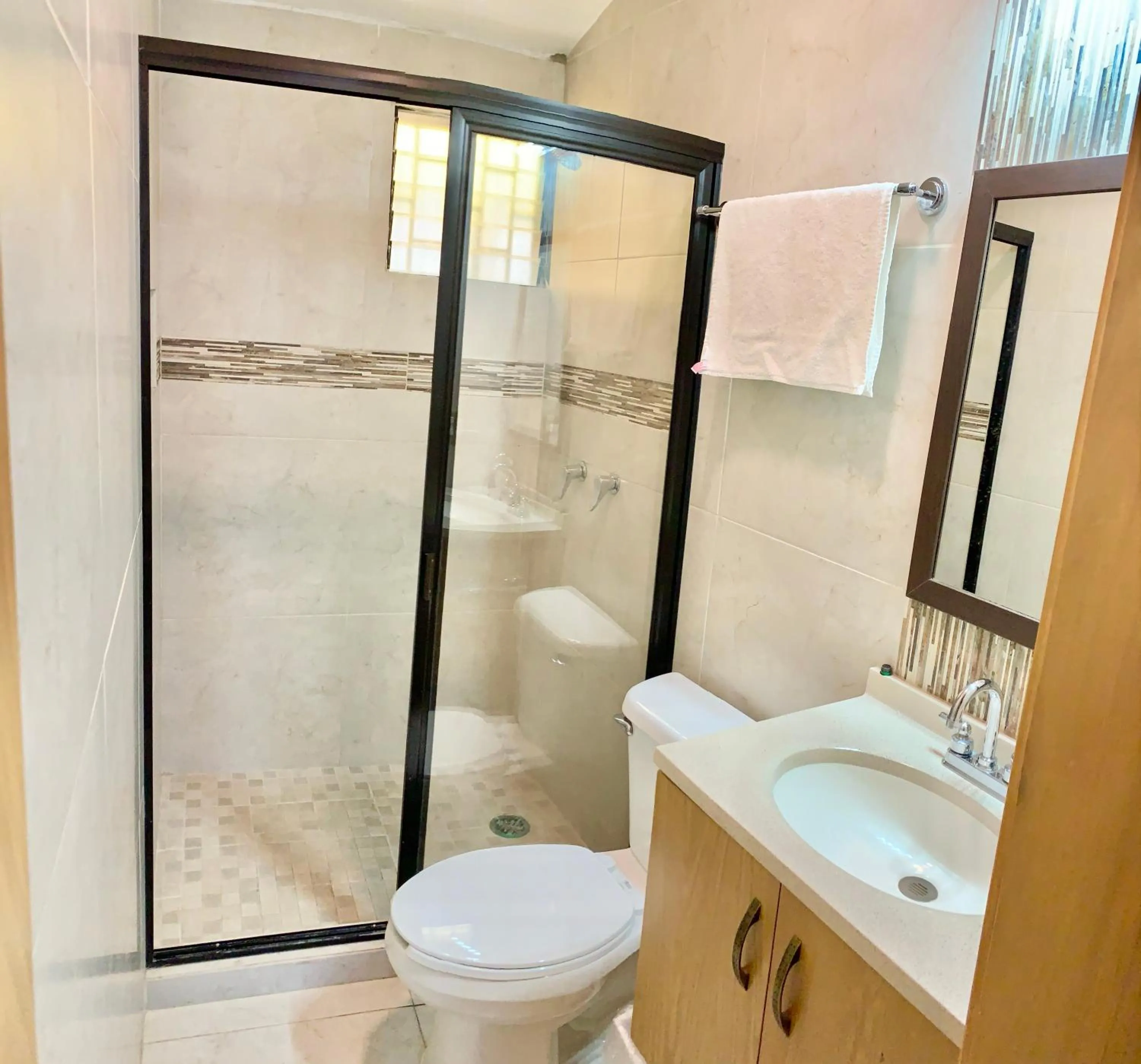 Shower in La Casa de los Alcatraces