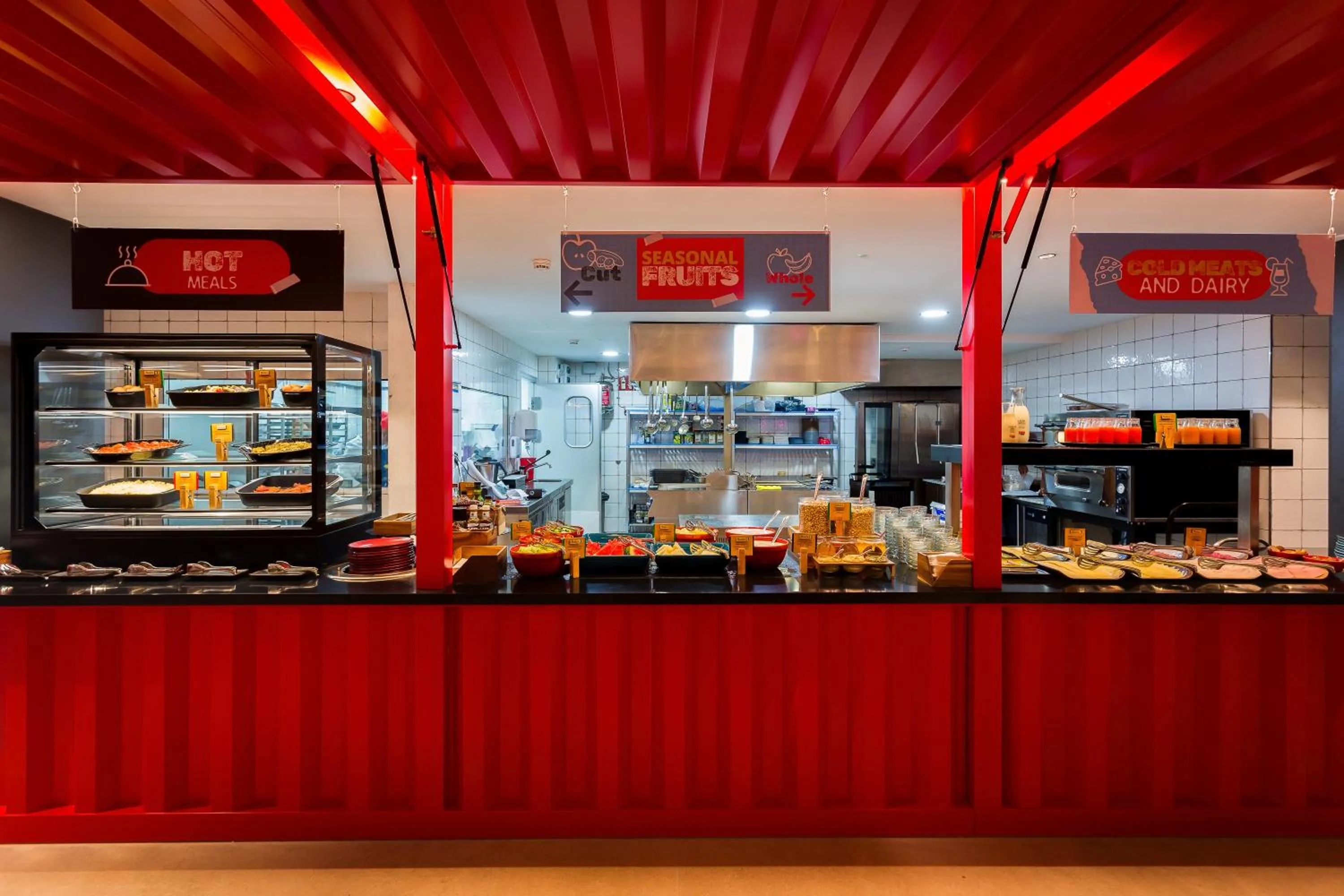 Buffet breakfast in Sholeo Lodges Maspalomas
