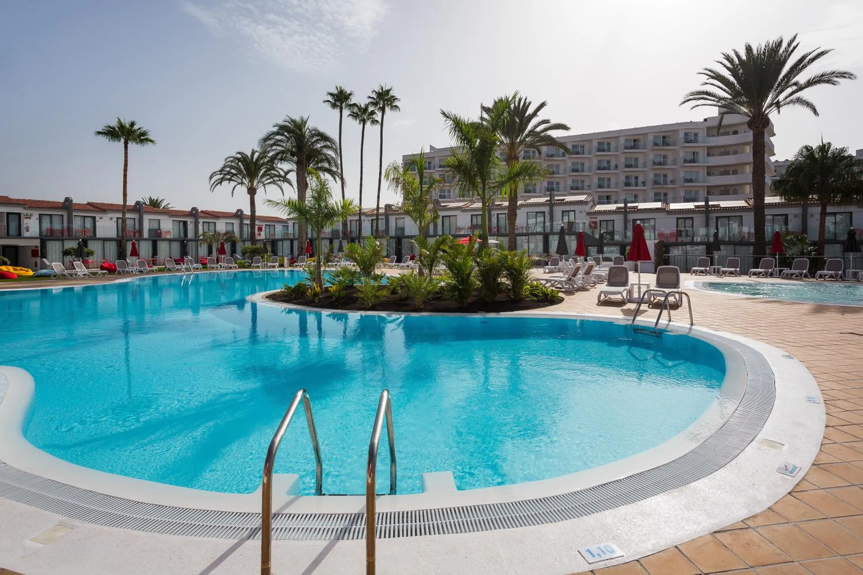 Swimming pool in Sholeo Lodges Maspalomas