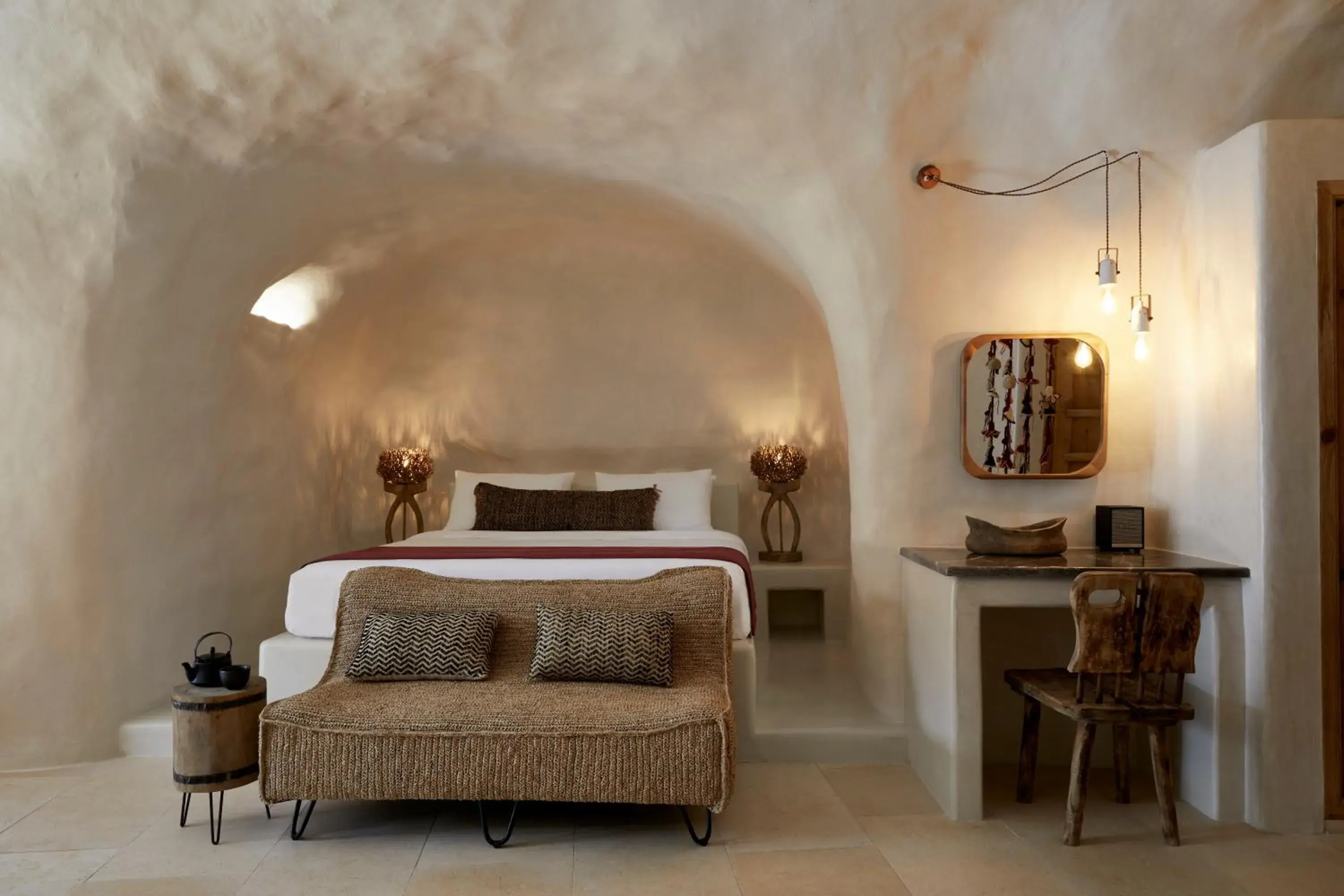 Bed in White Pearl Cavalieri Bed in White Pearl Cavalieri