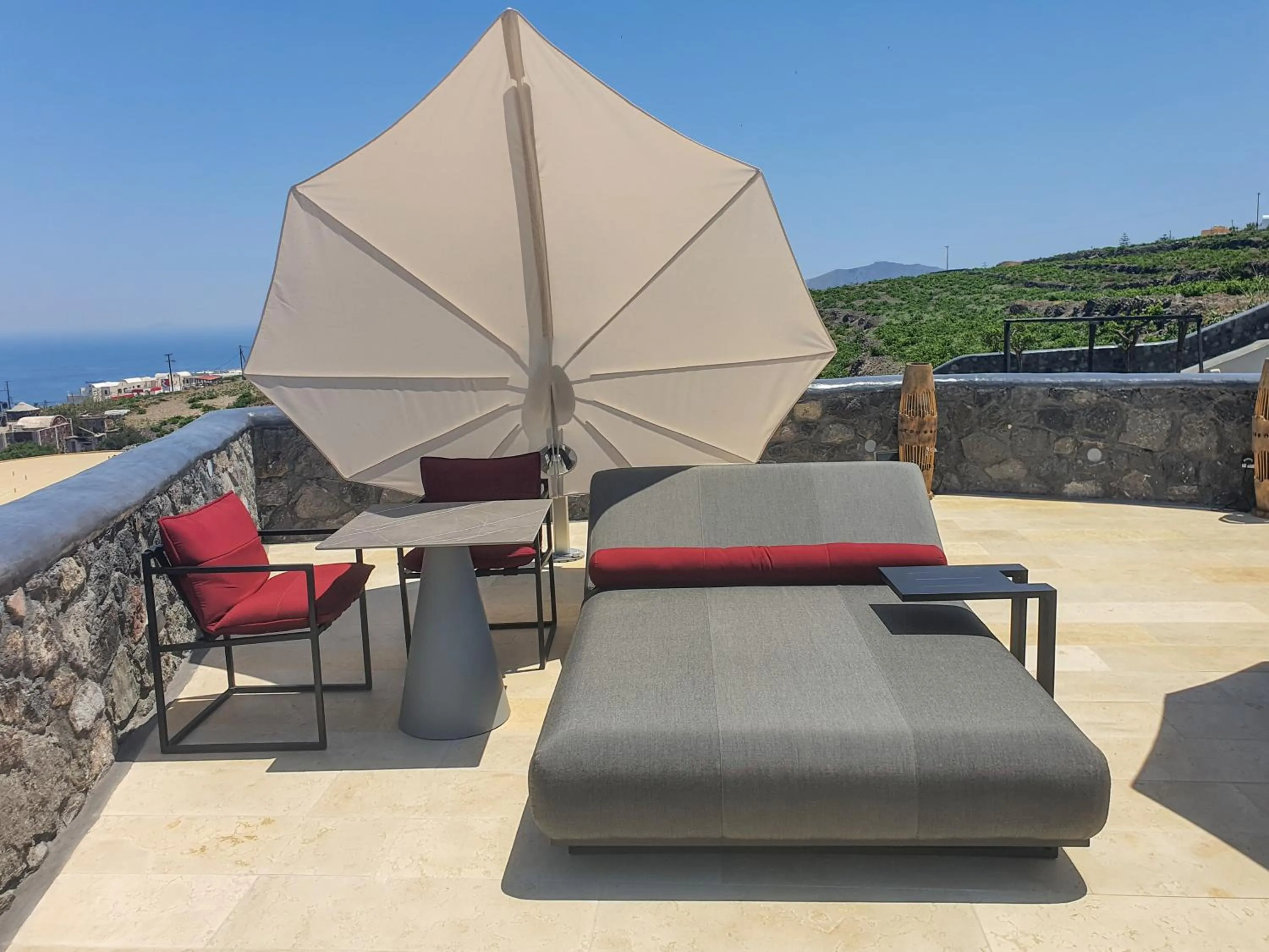 Swimming pool in White Pearl Cavalieri